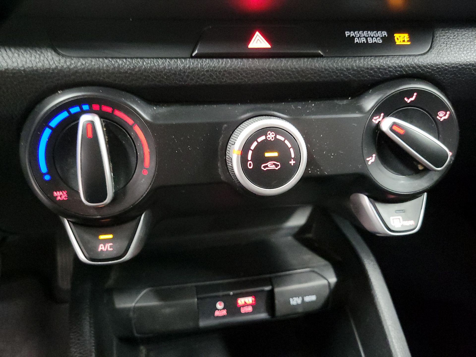 Thumbnail: 2019 Kia Rio5 - 16