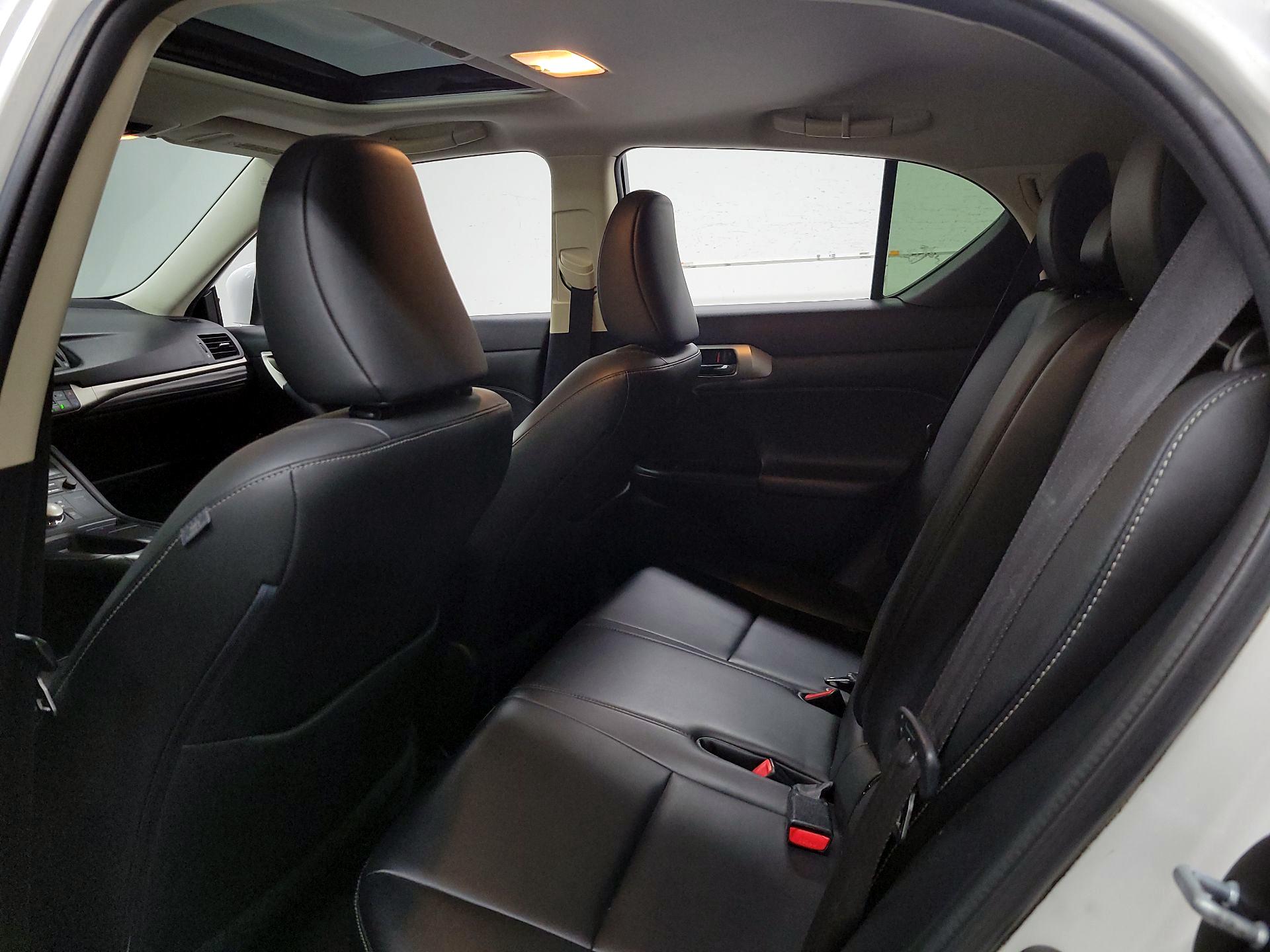 Thumbnail: 2015 Lexus CT - 18