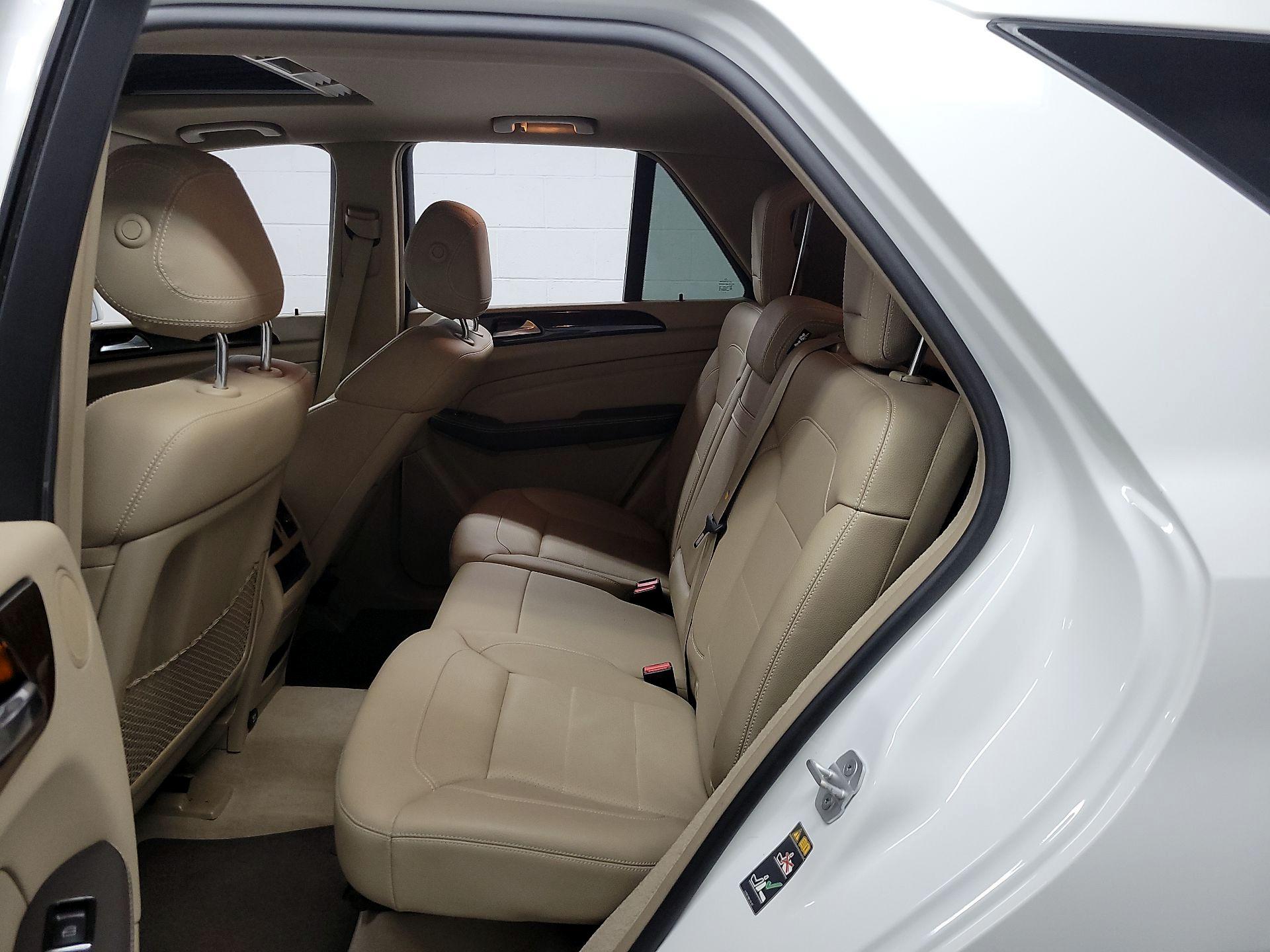 Thumbnail: 2015 Mercedes-Benz M-Class - 14