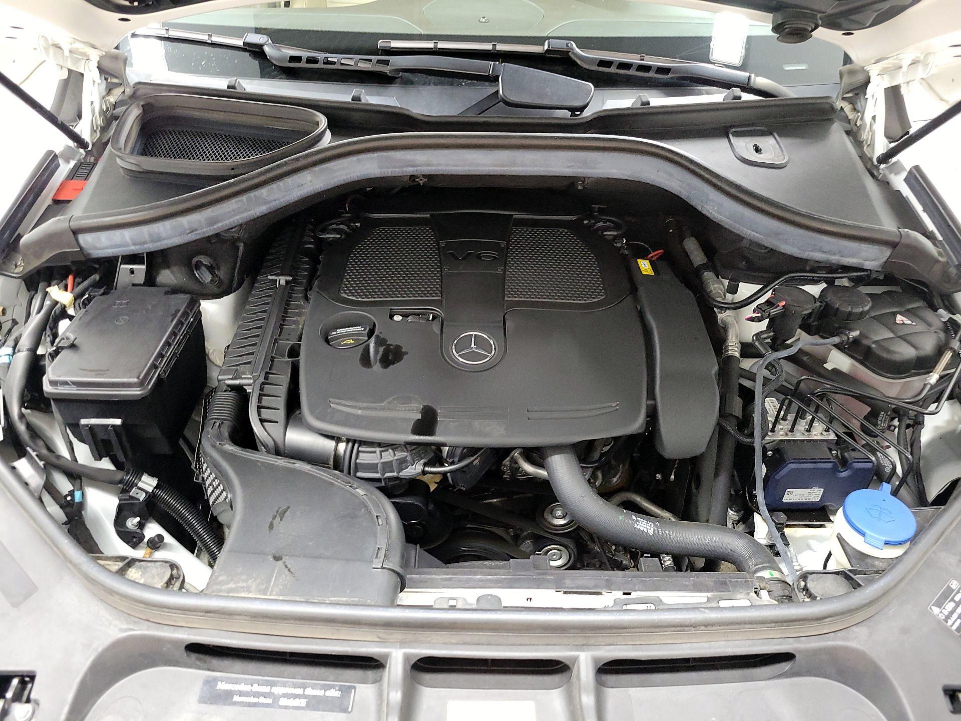 Thumbnail: 2015 Mercedes-Benz M-Class - 16