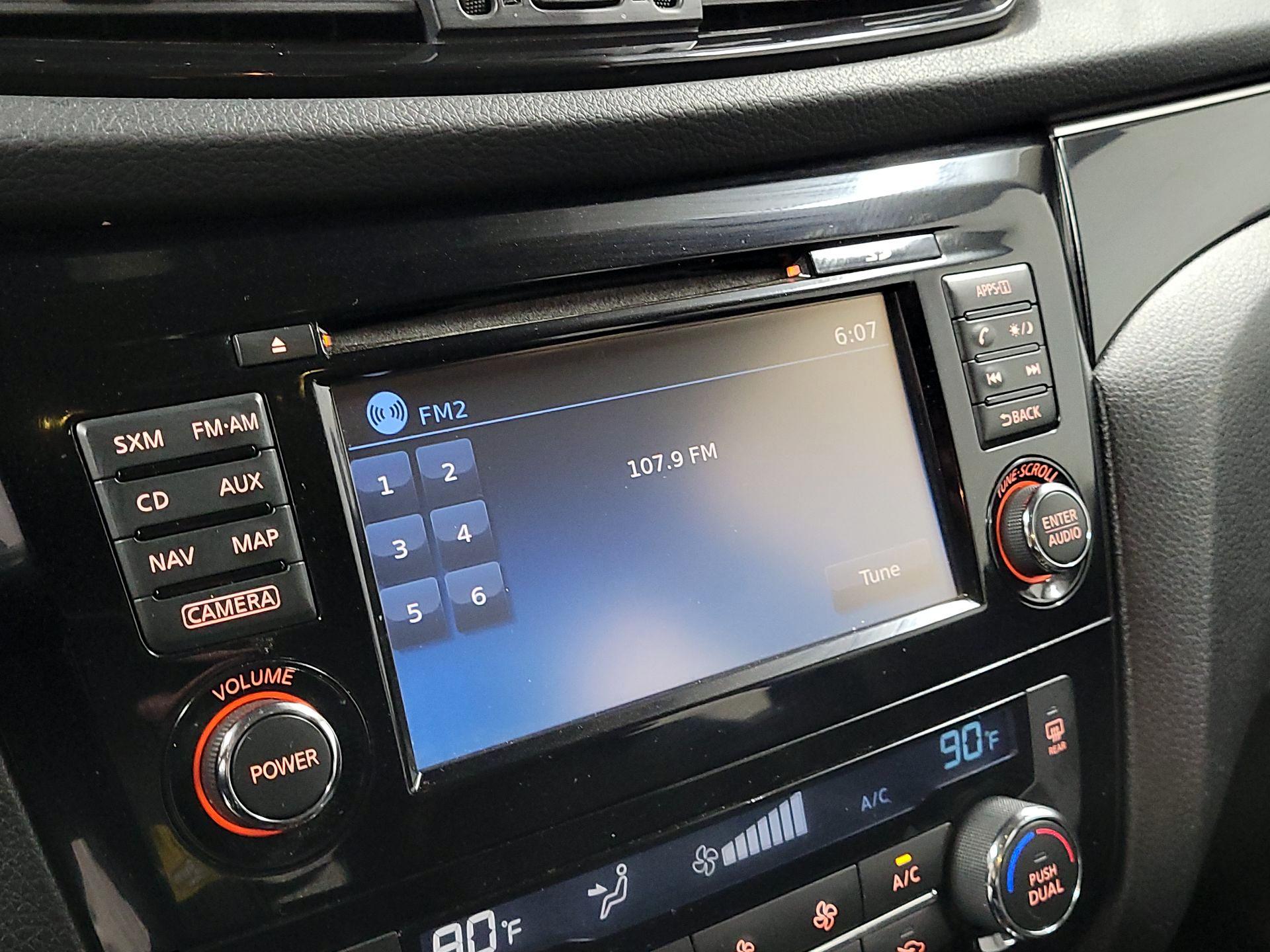 Thumbnail: 2017 Nissan Rogue Sport - 16