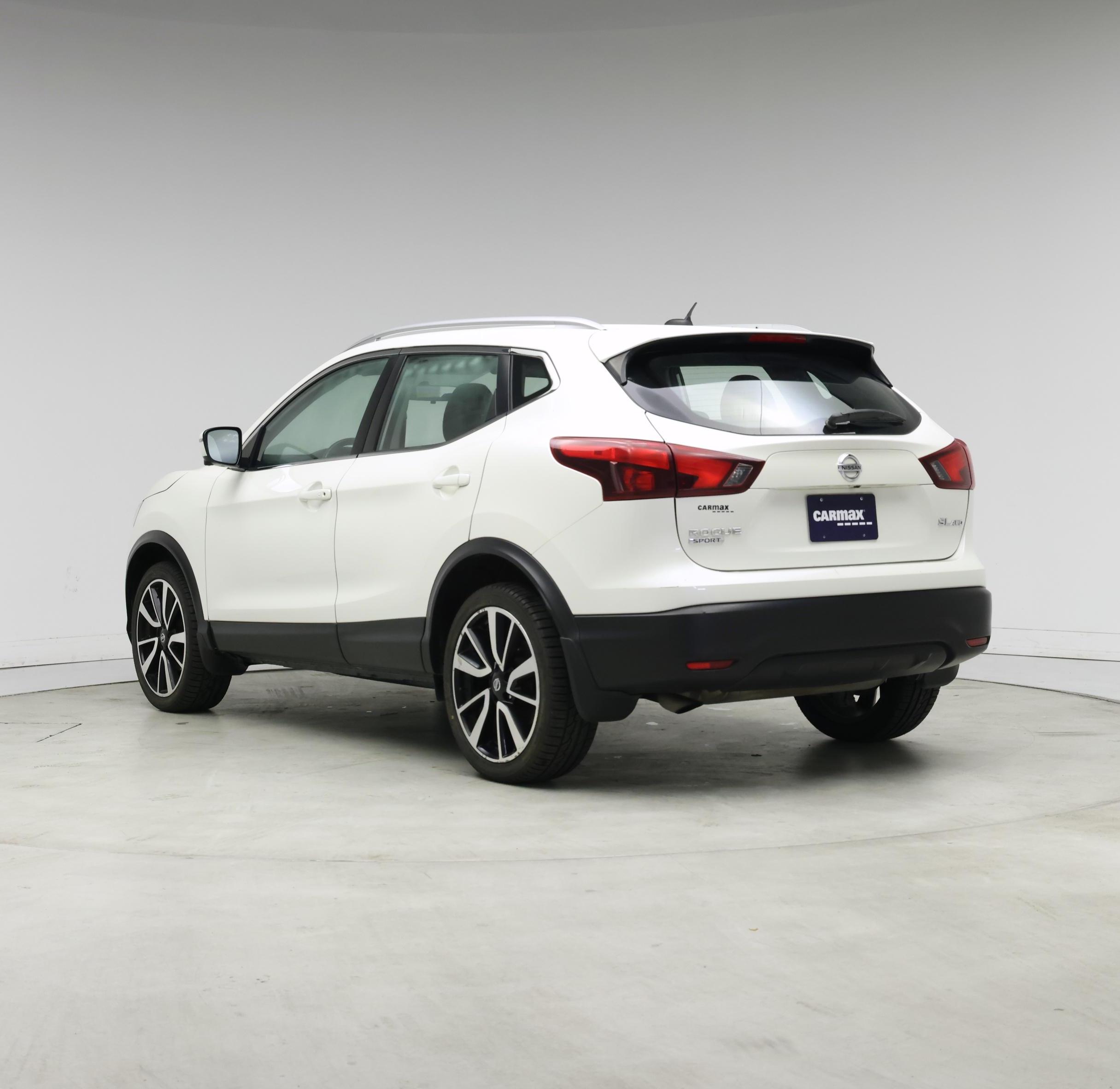 Thumbnail: 2017 Nissan Rogue Sport - 2