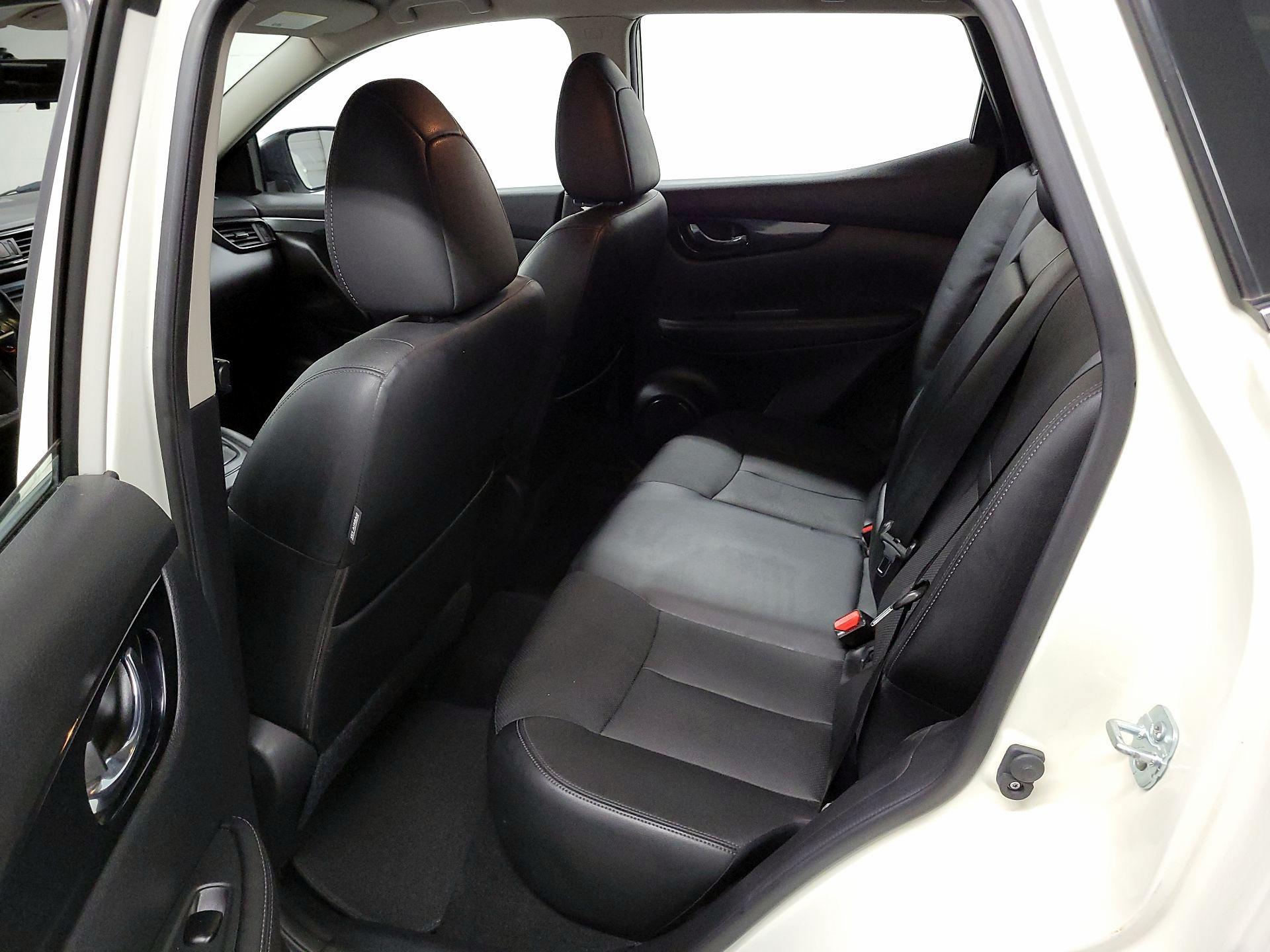 Thumbnail: 2017 Nissan Rogue Sport - 20