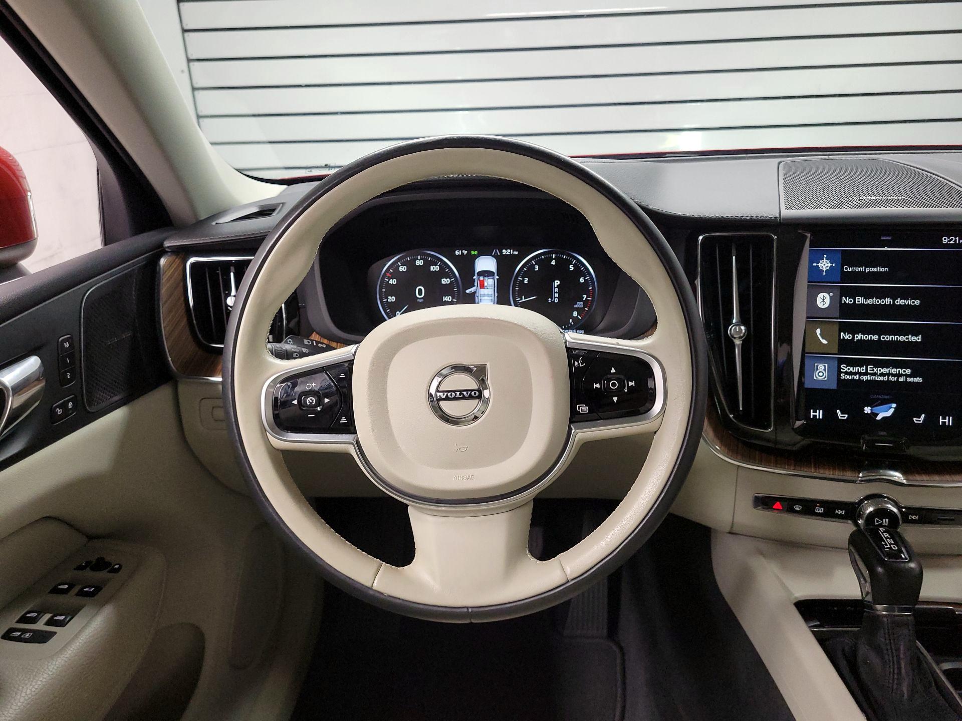 Thumbnail: 2019 Volvo XC60 - 10