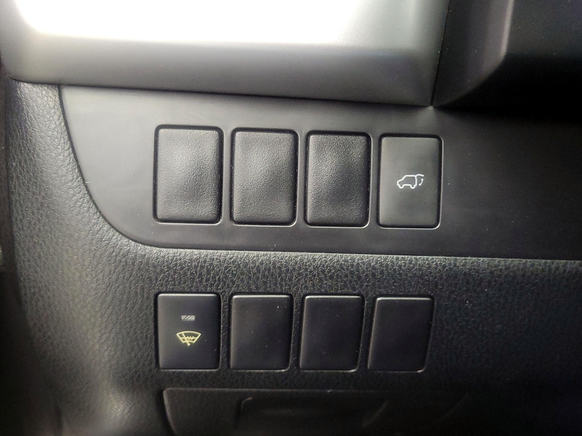 Thumbnail: 2015 Toyota Highlander - 11