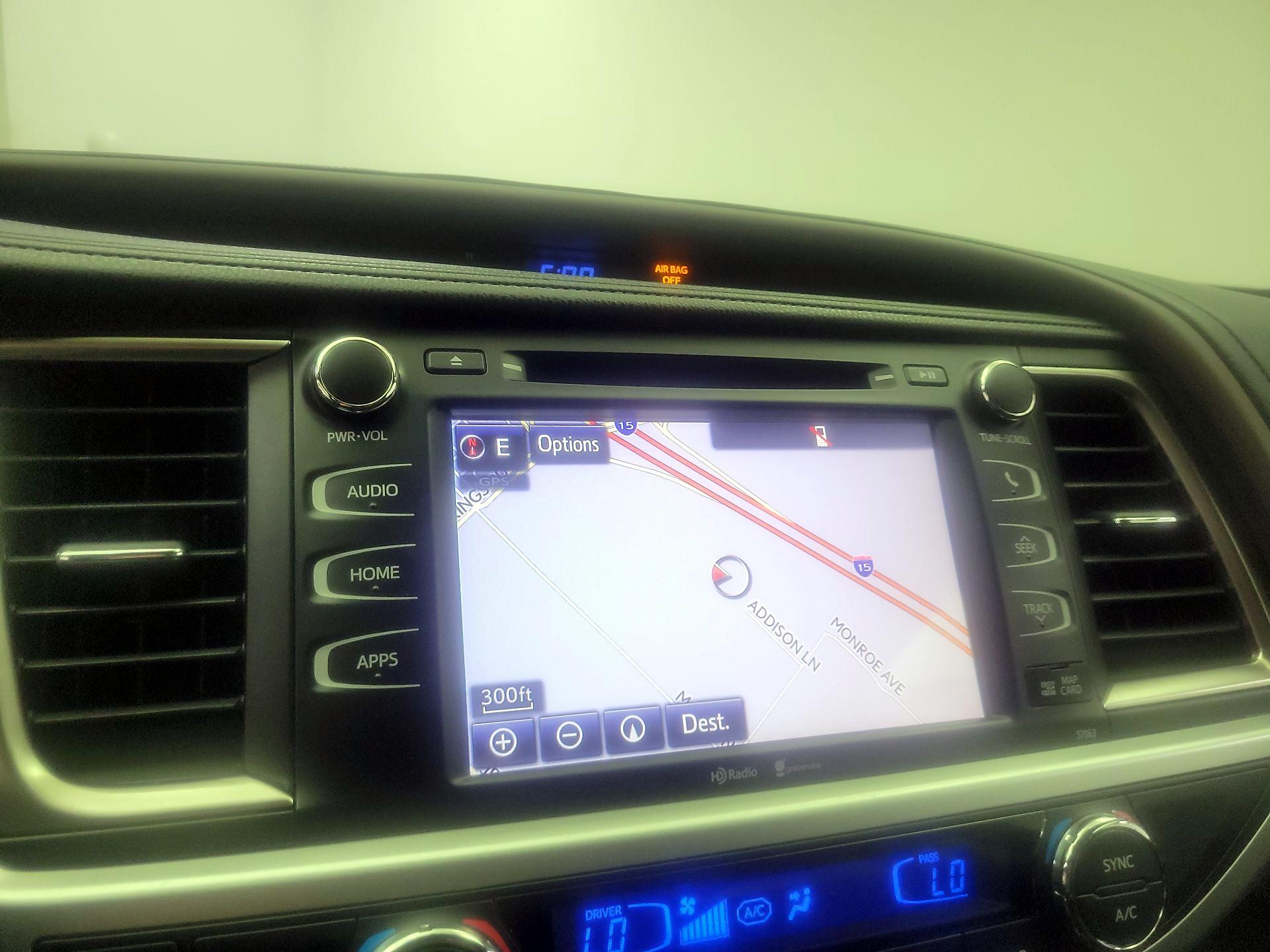 Thumbnail: 2015 Toyota Highlander - 12