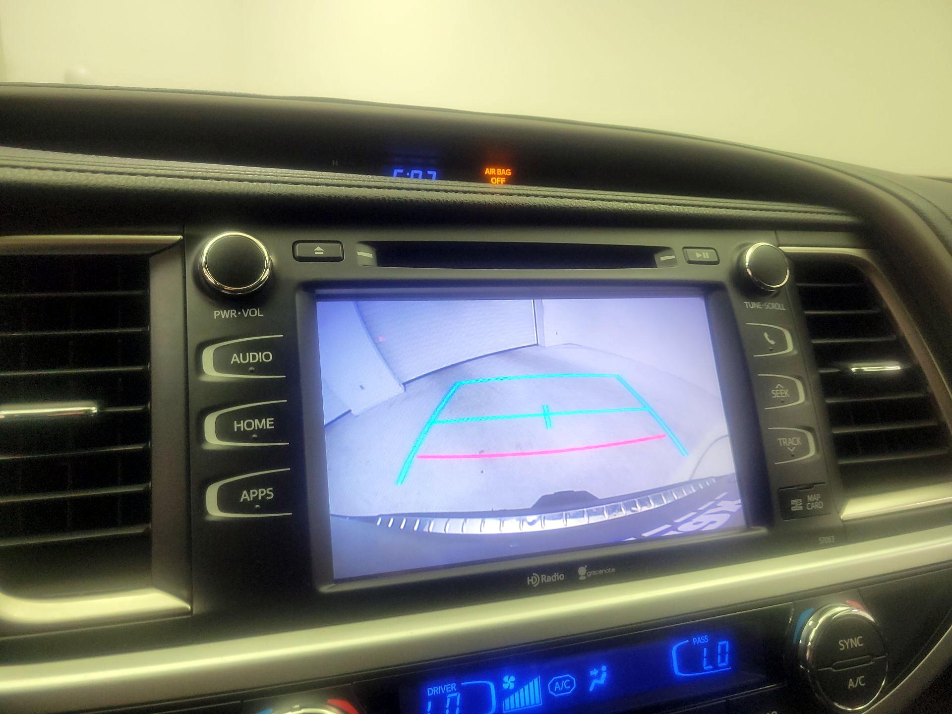 Thumbnail: 2015 Toyota Highlander - 13