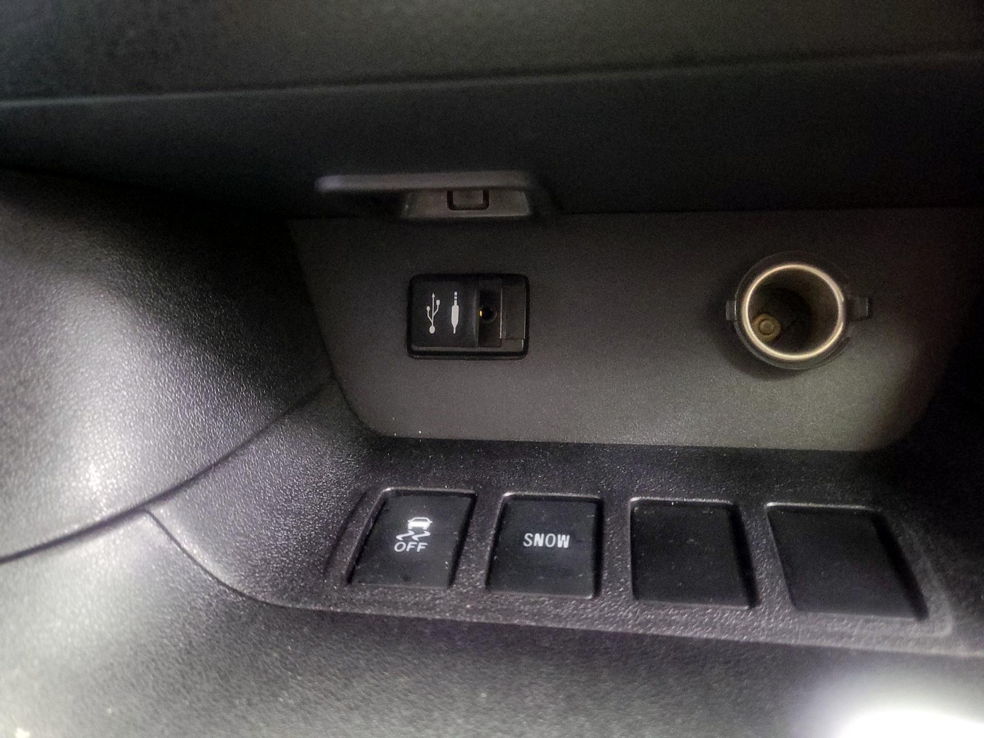 Thumbnail: 2015 Toyota Highlander - 17