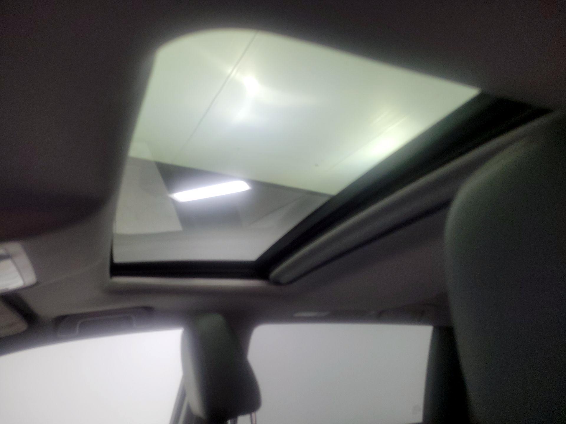 Thumbnail: 2015 Toyota Highlander - 18