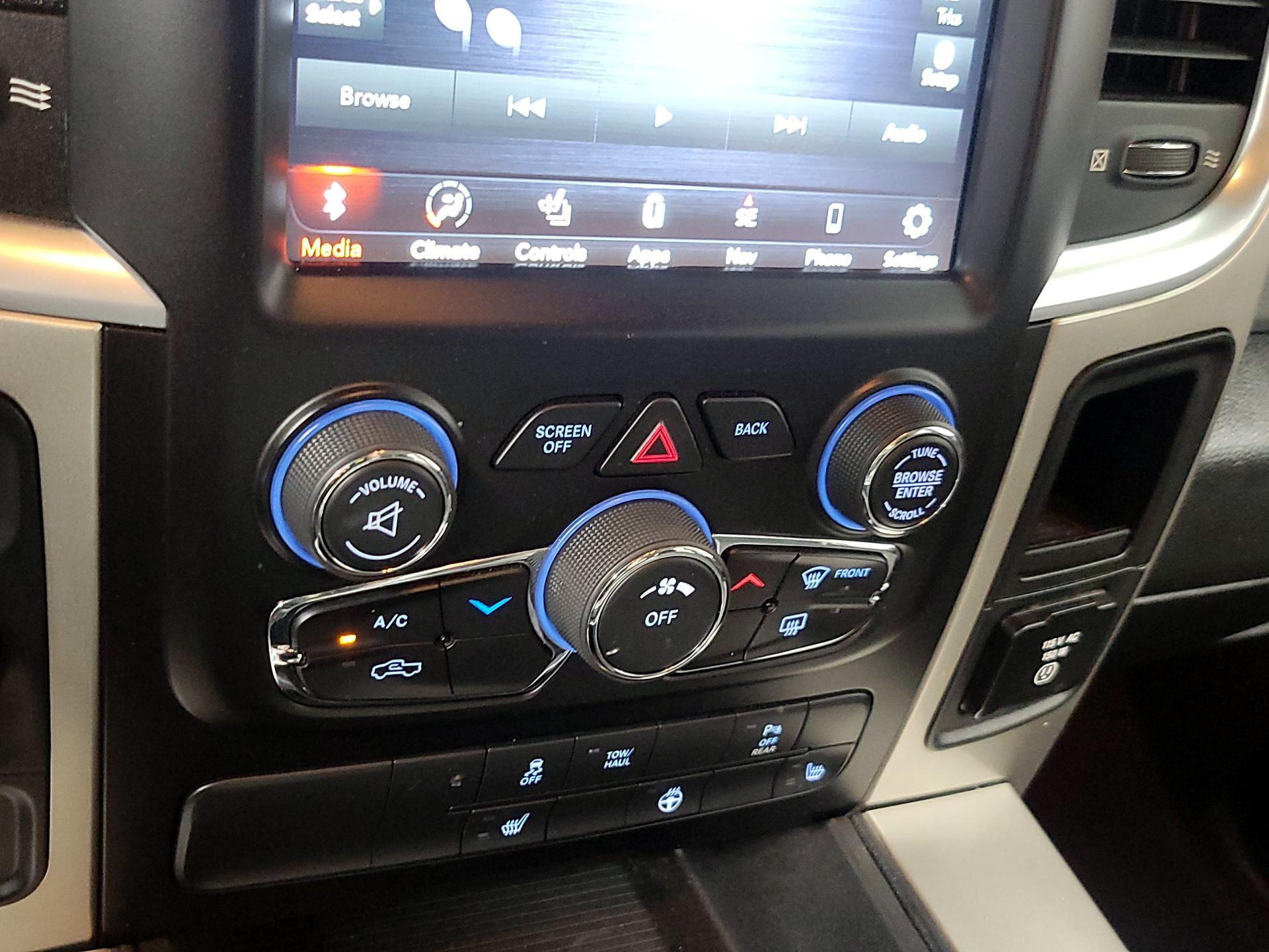 Thumbnail: 2020 RAM 1500 Classic - 13