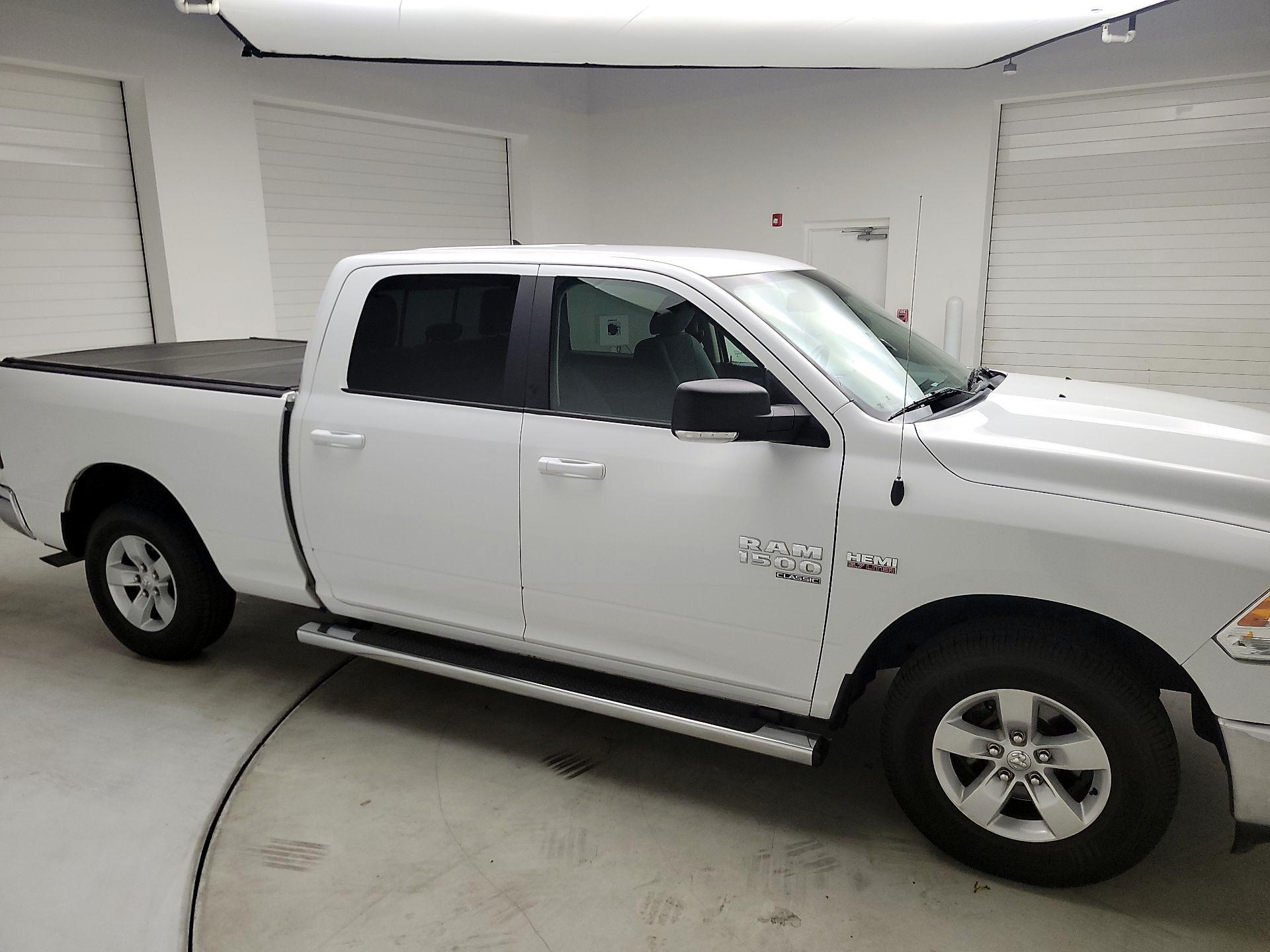 Thumbnail: 2020 RAM 1500 Classic - 4