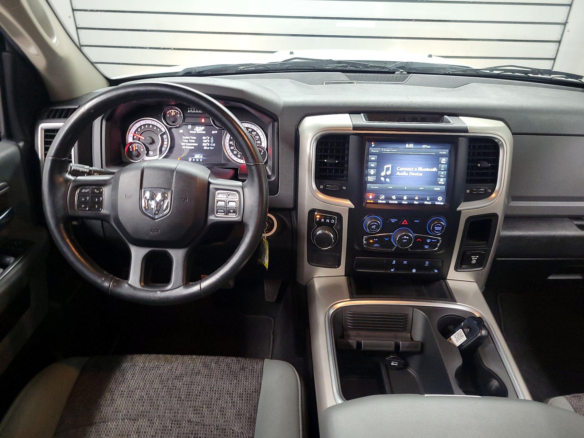 Thumbnail: 2020 RAM 1500 Classic - 8