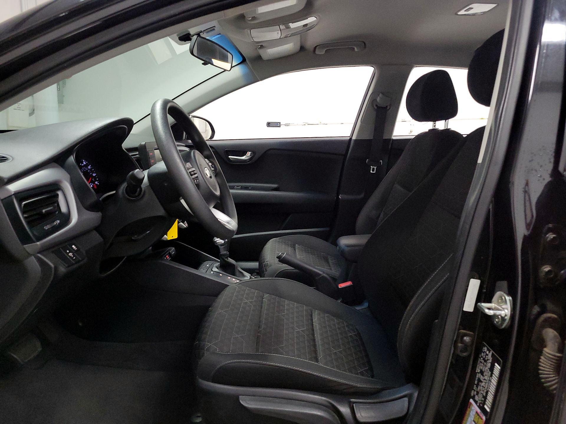 Thumbnail: 2018 Kia Rio - 11