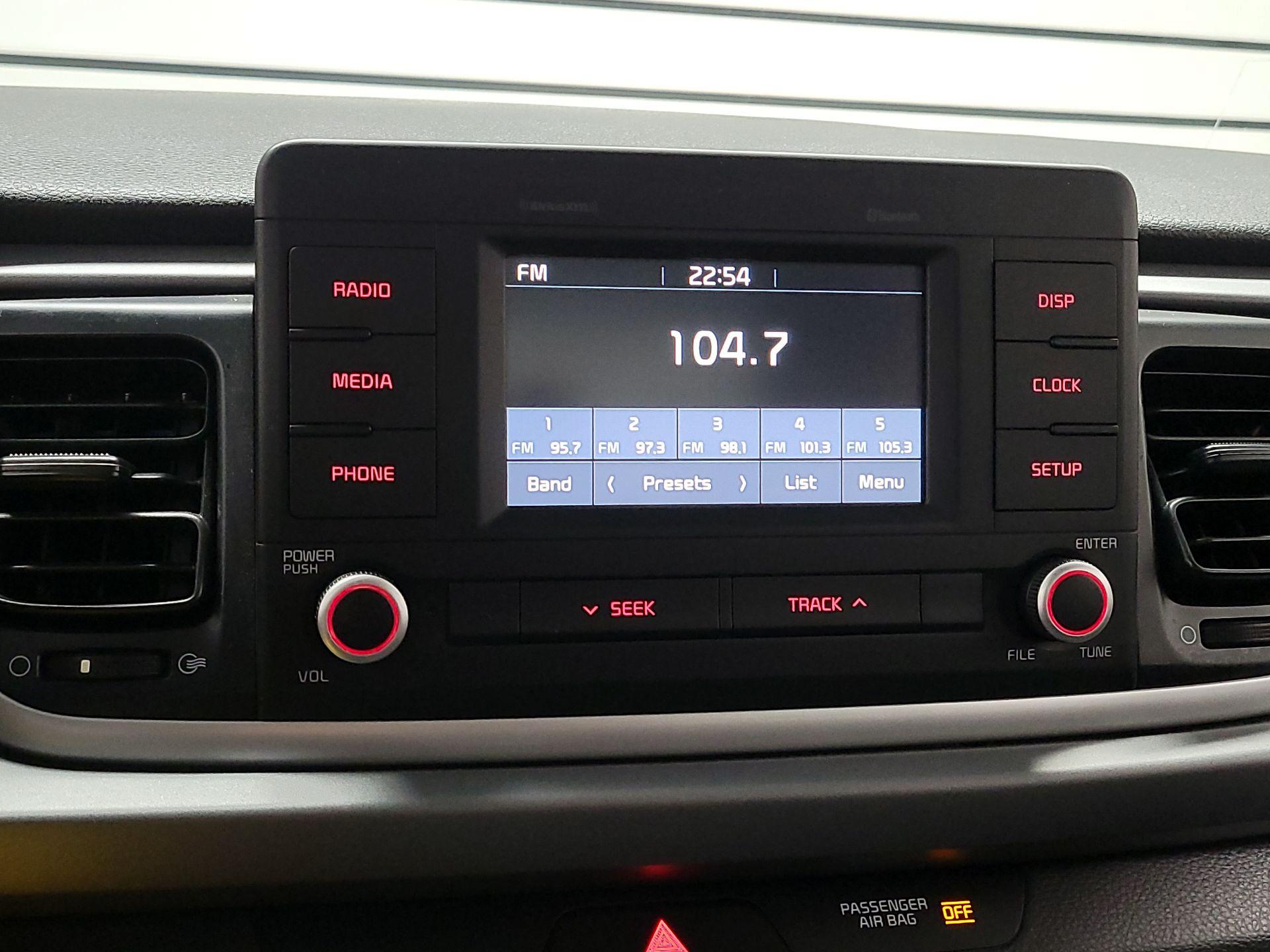 Thumbnail: 2018 Kia Rio - 14