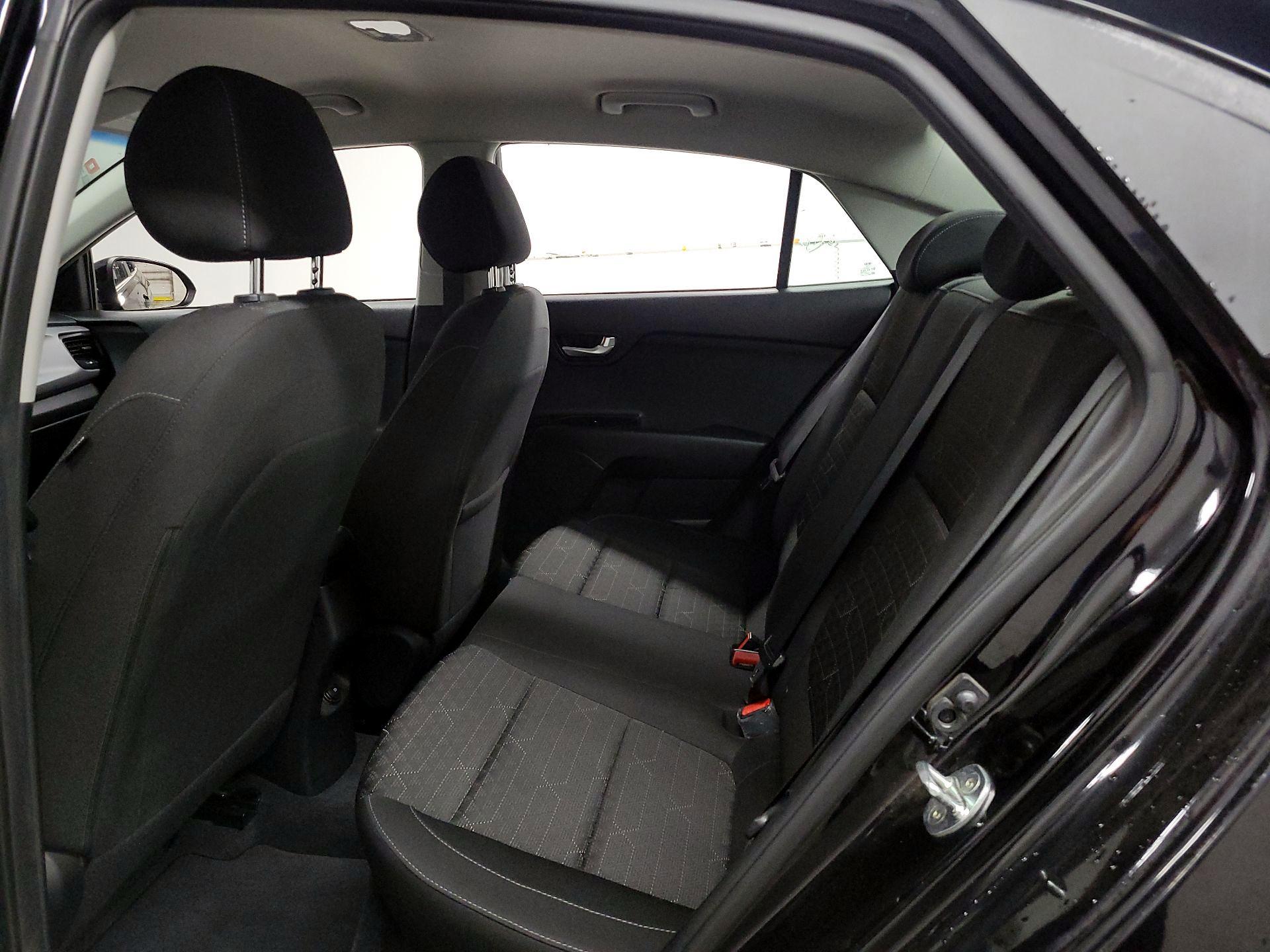 Thumbnail: 2018 Kia Rio - 17