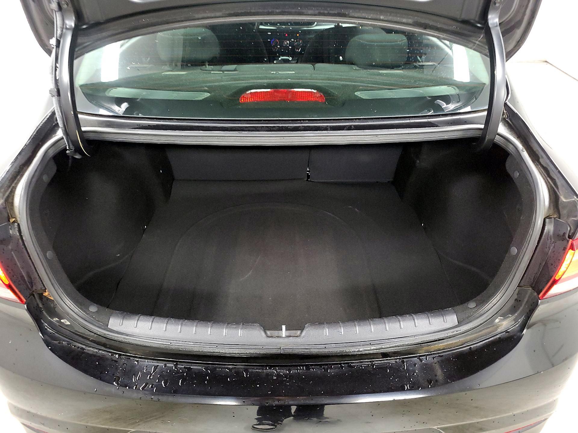 Thumbnail: 2018 Kia Rio - 18