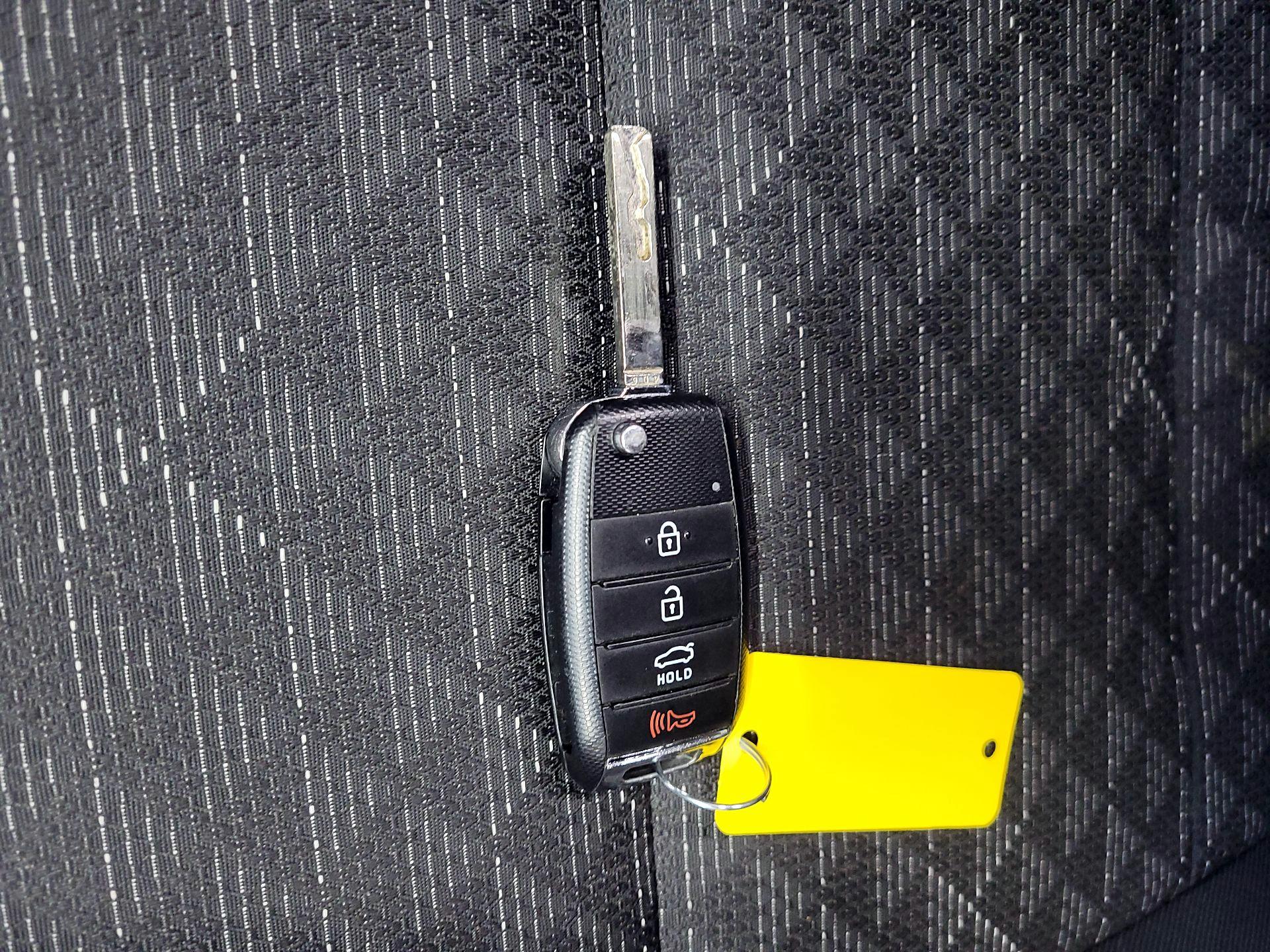 Thumbnail: 2018 Kia Rio - 20