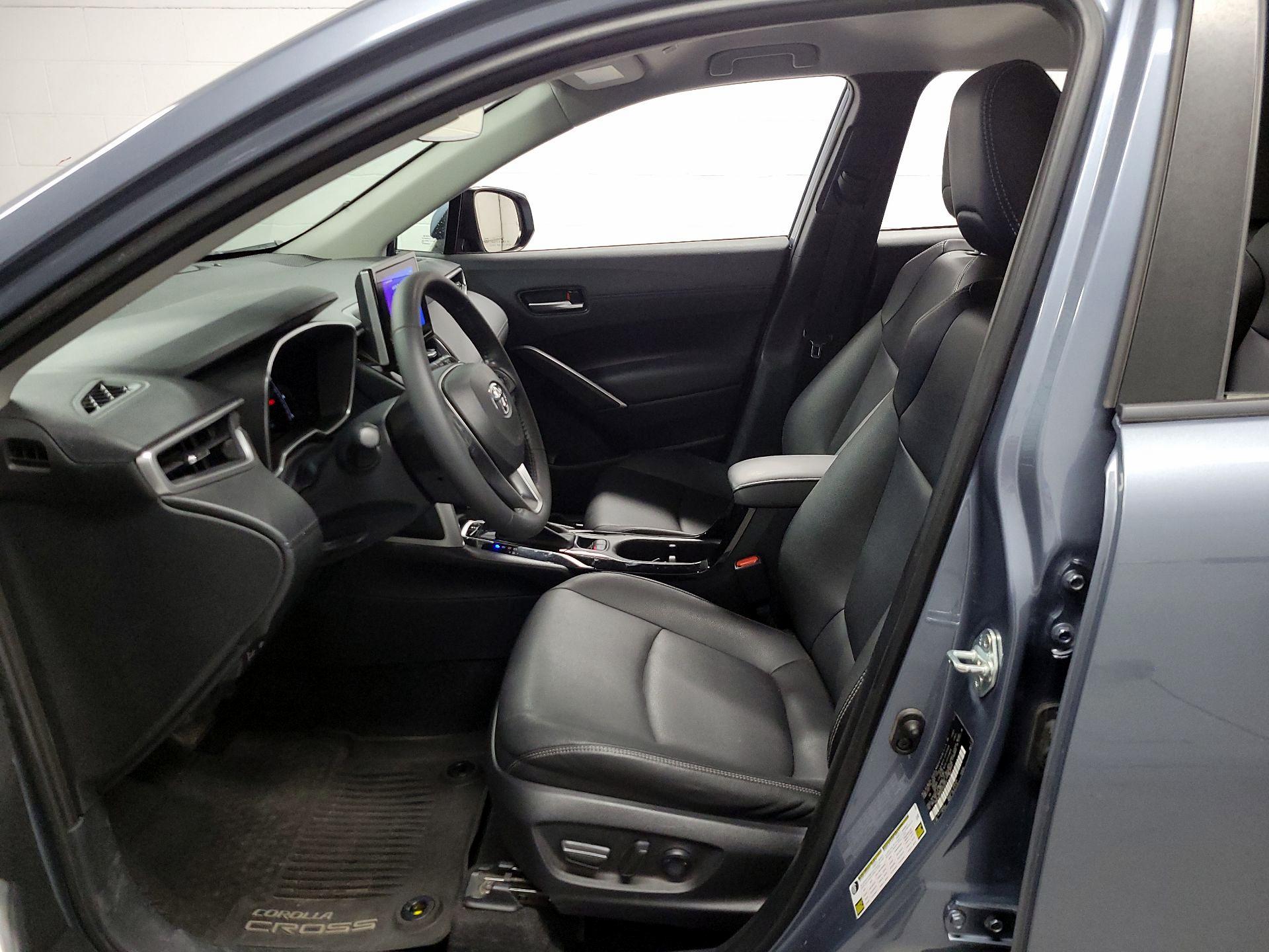 Thumbnail: 2023 Toyota Corolla Cross - 9