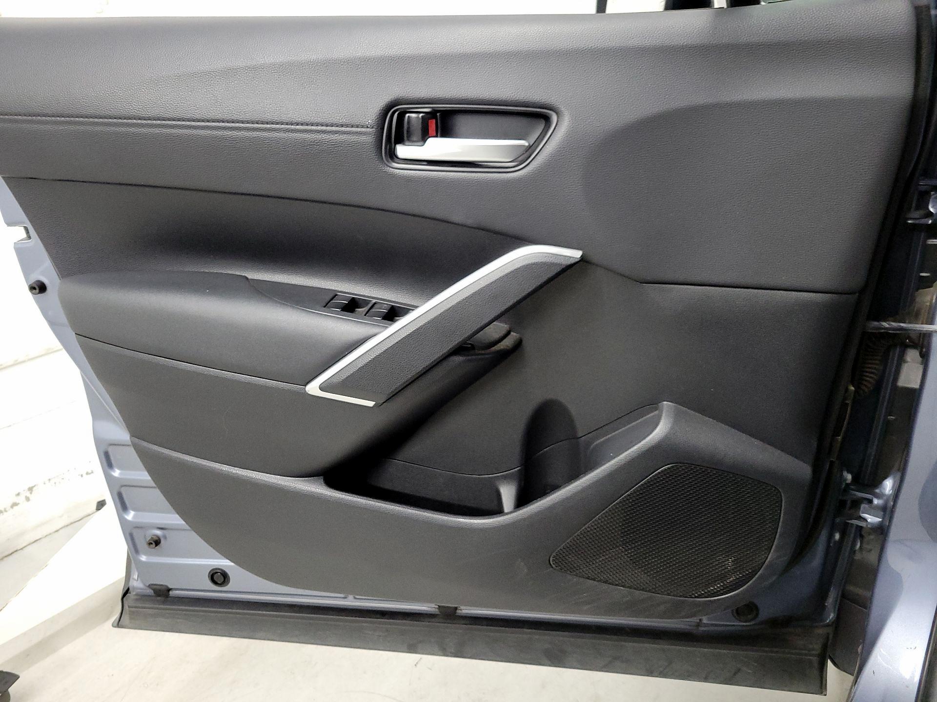 Thumbnail: 2023 Toyota Corolla Cross - 10