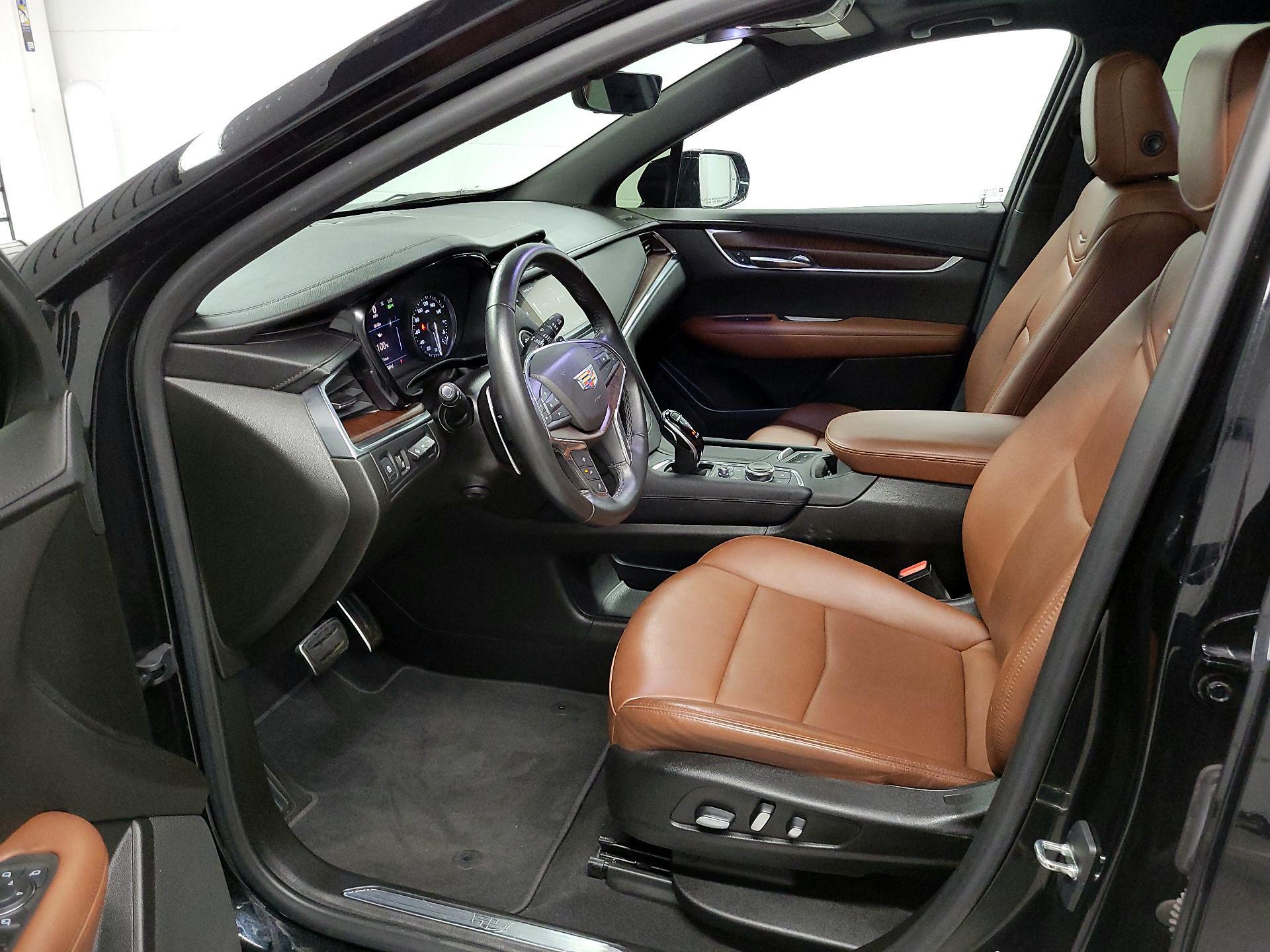 Thumbnail: 2020 Cadillac XT5 - 11