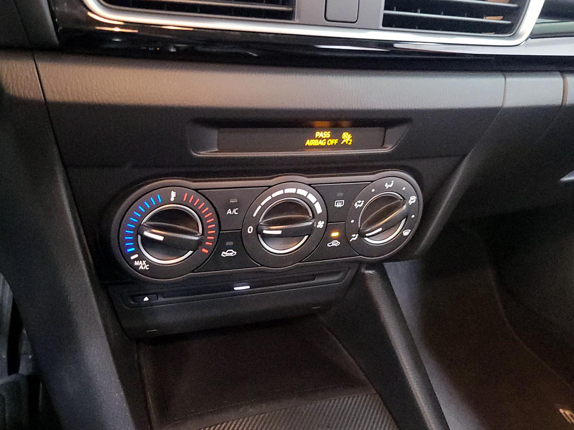 Thumbnail: 2014 Mazda Mazda3 - 12