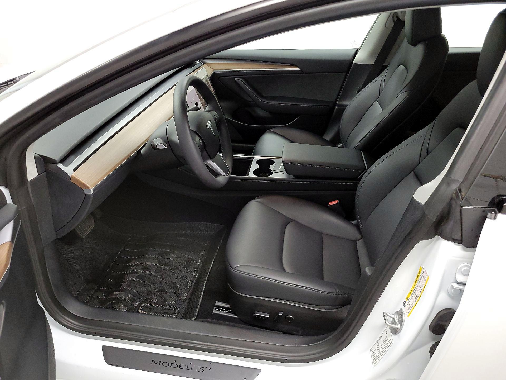 Thumbnail: 2023 Tesla Model 3 - 11