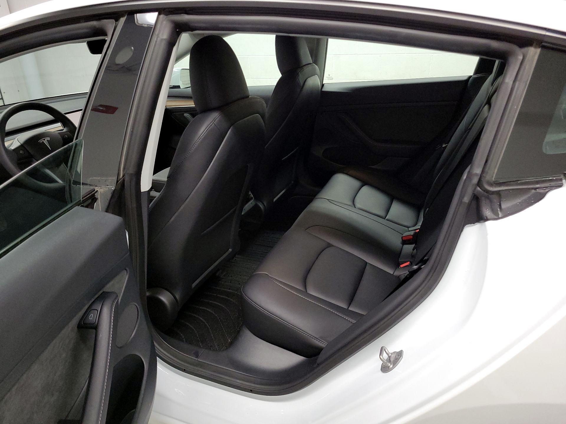 Thumbnail: 2023 Tesla Model 3 - 19
