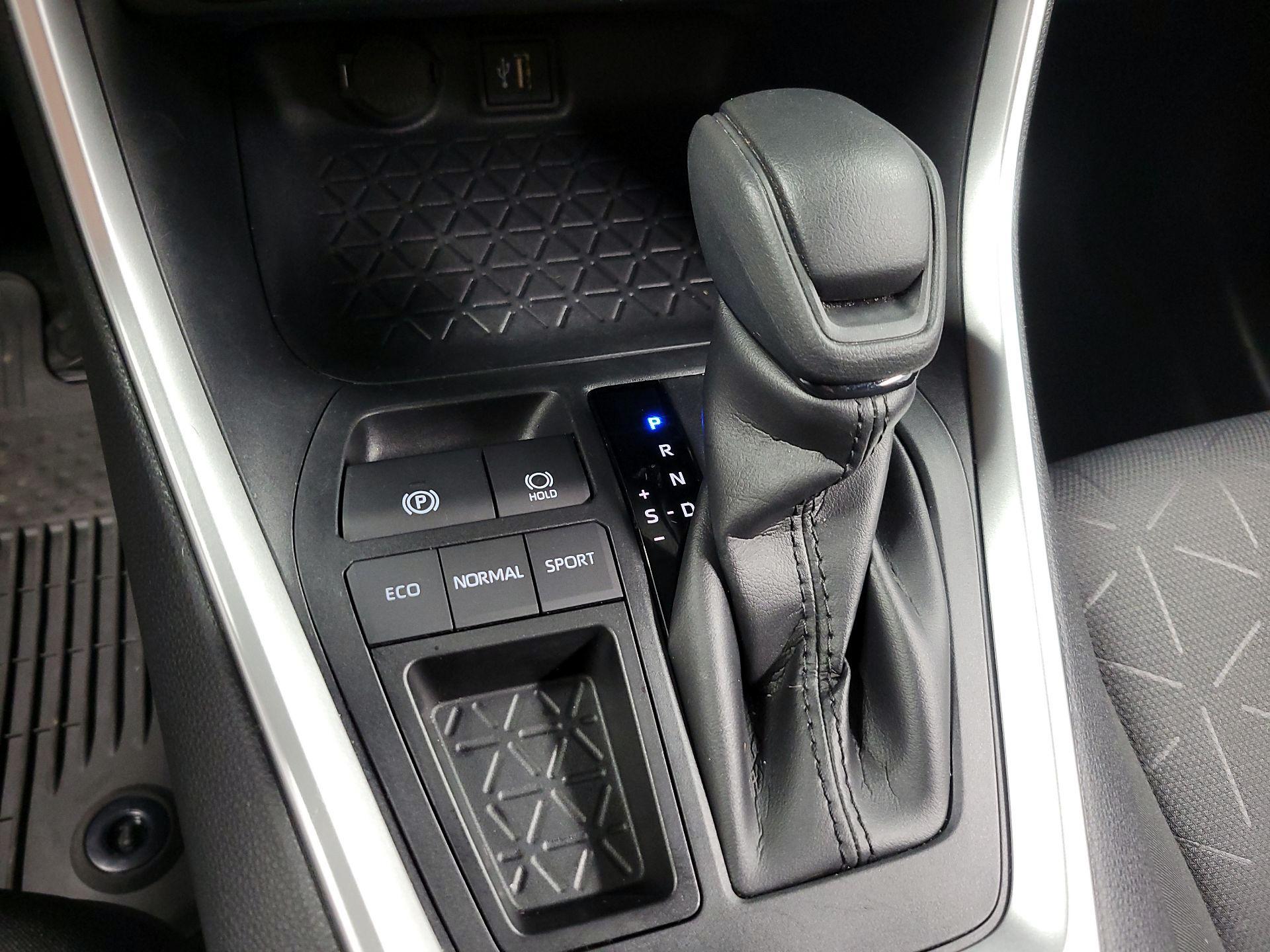 Thumbnail: 2023 Toyota RAV4 - 15