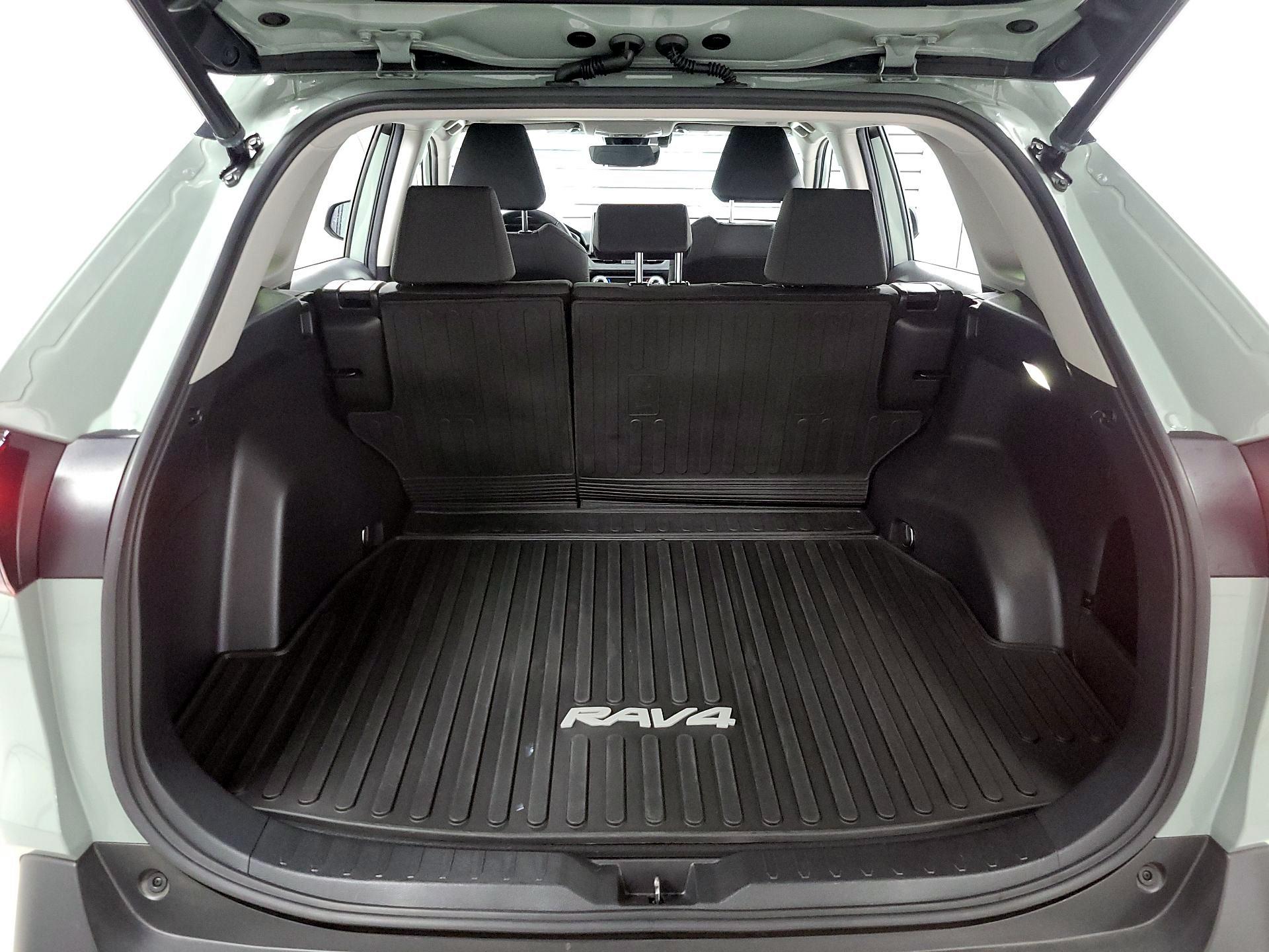 Thumbnail: 2023 Toyota RAV4 - 17