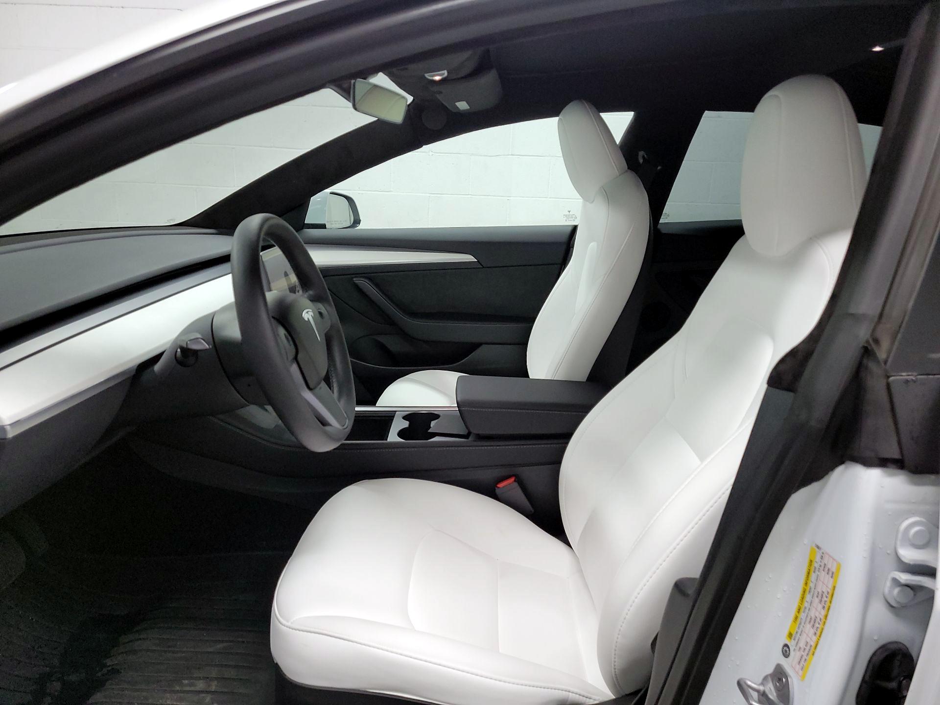 Thumbnail: 2023 Tesla Model 3 - 9