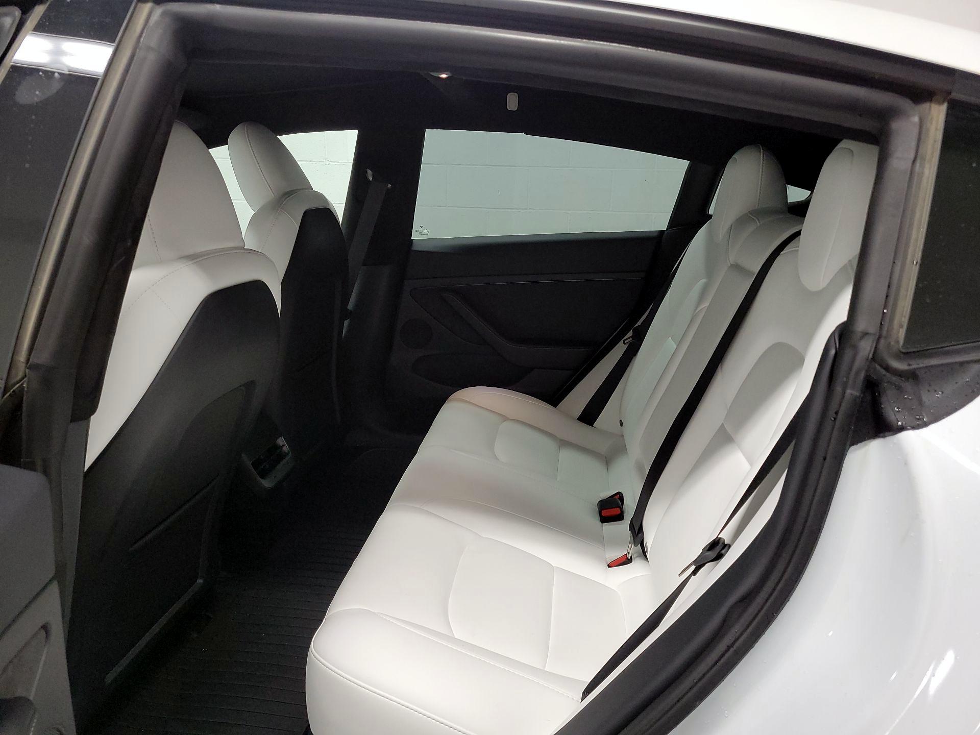 Thumbnail: 2023 Tesla Model 3 - 15