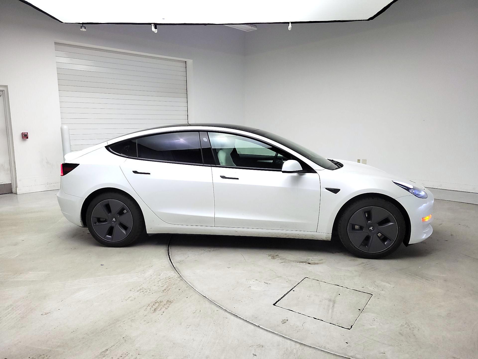 Thumbnail: 2023 Tesla Model 3 - 4