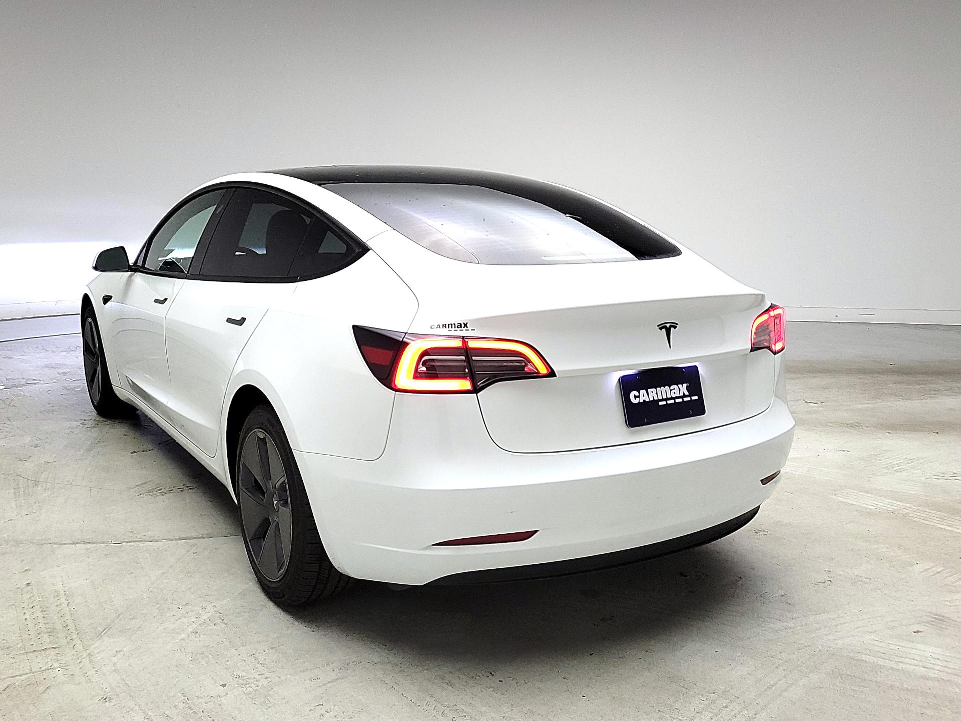 Thumbnail: 2023 Tesla Model 3 - 7