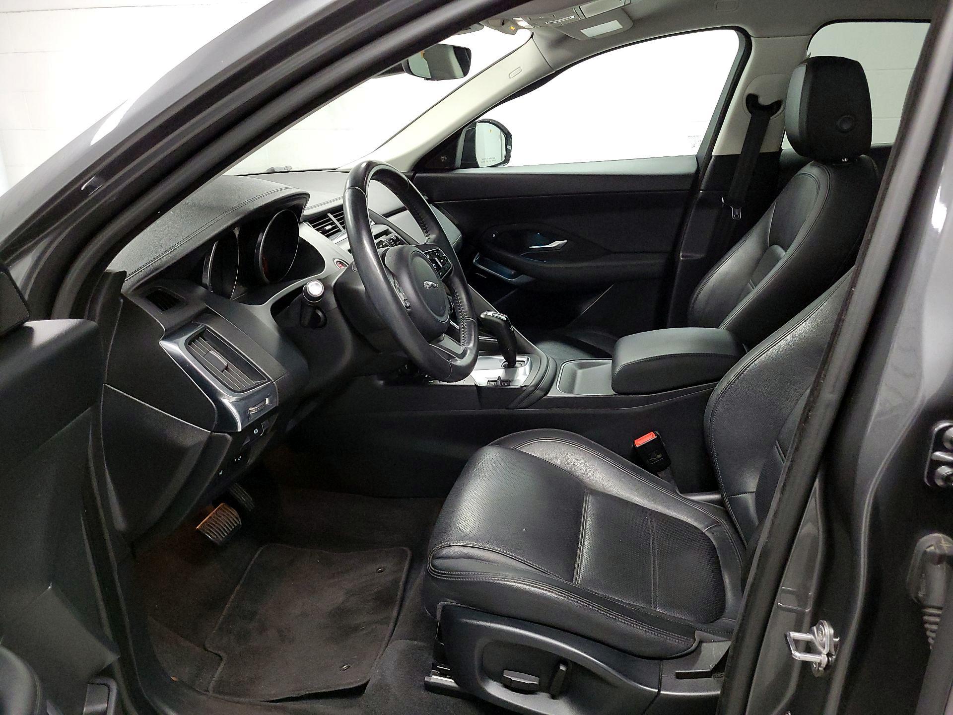 Thumbnail: 2018 Jaguar E-Pace - 9