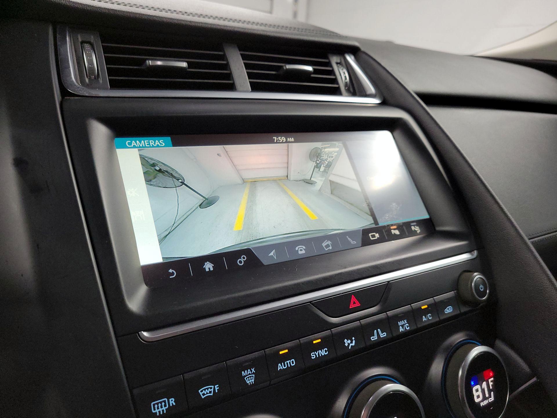 Thumbnail: 2018 Jaguar E-Pace - 13