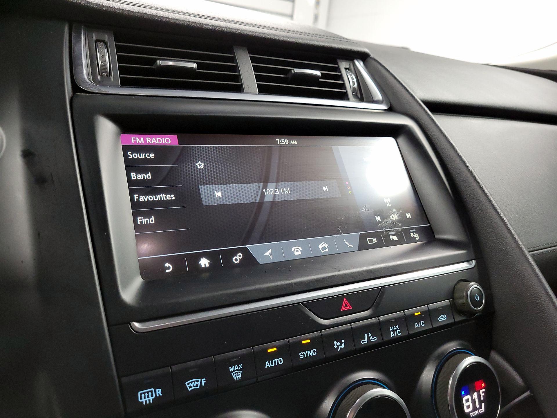 Thumbnail: 2018 Jaguar E-Pace - 14