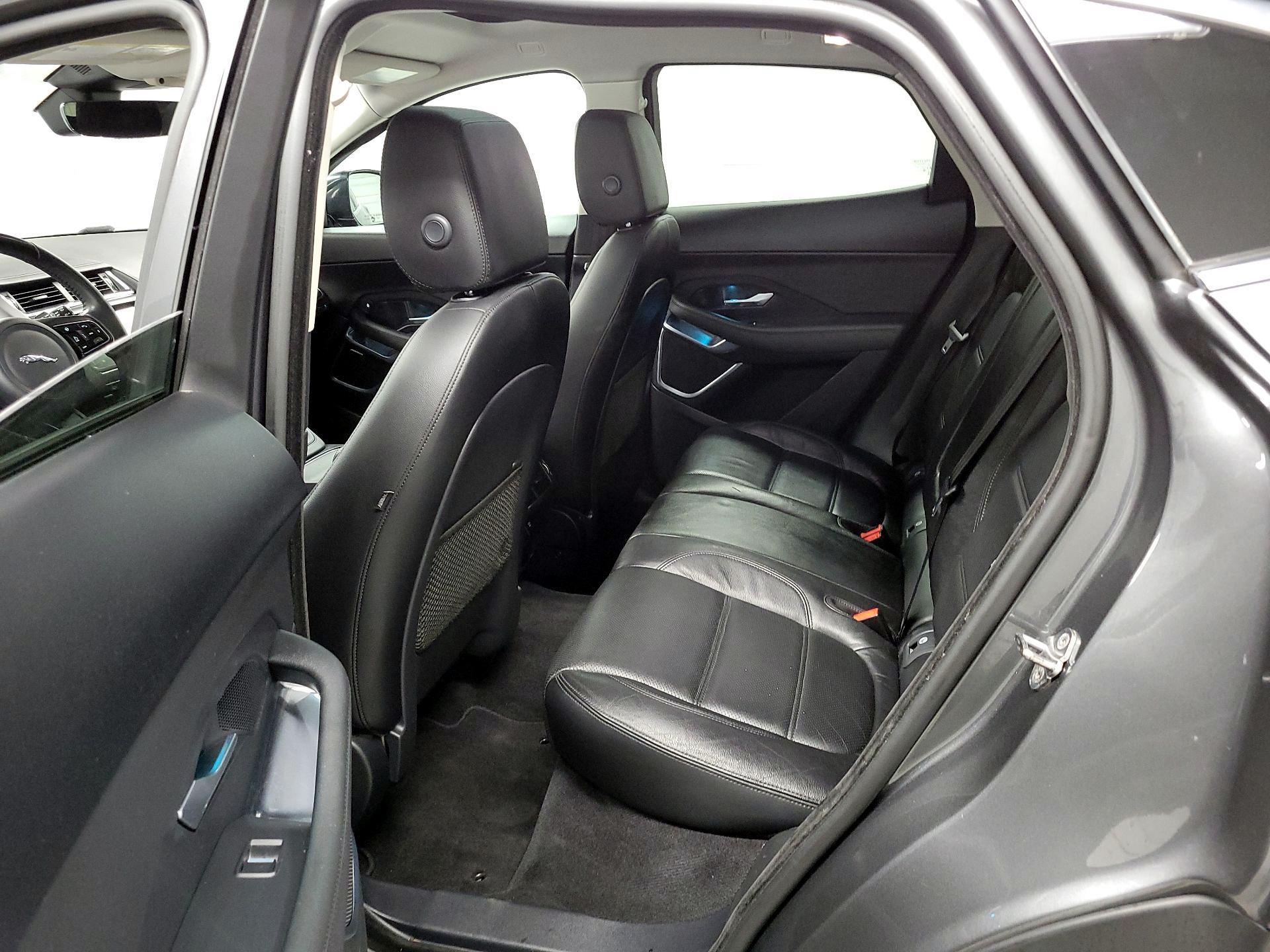 Thumbnail: 2018 Jaguar E-Pace - 19