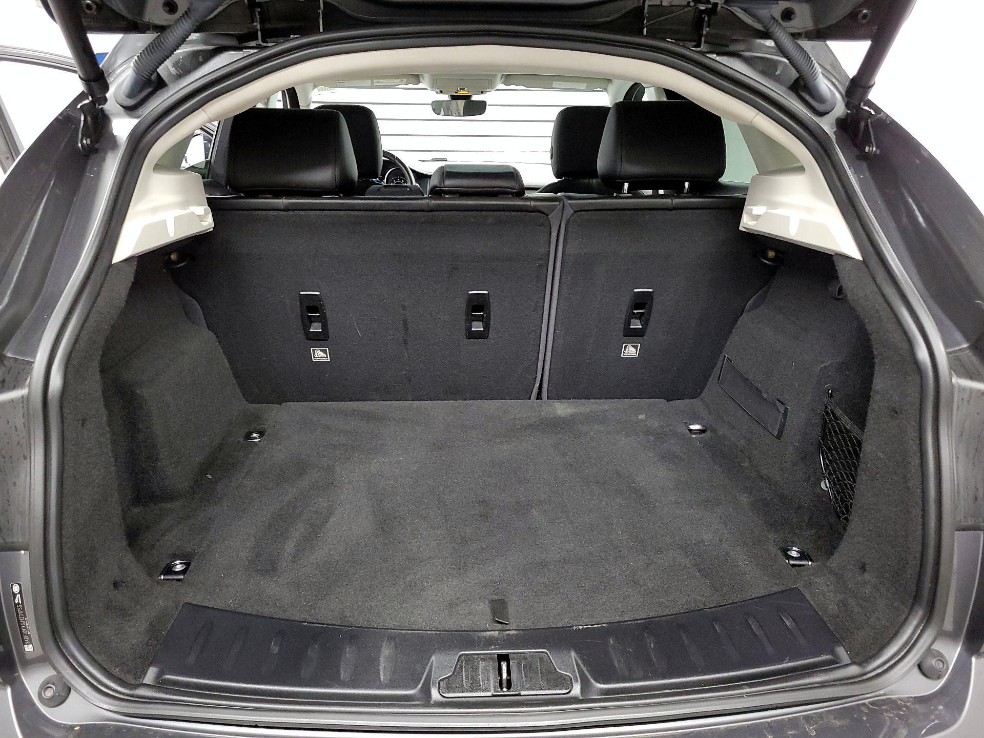 Thumbnail: 2018 Jaguar E-Pace - 20