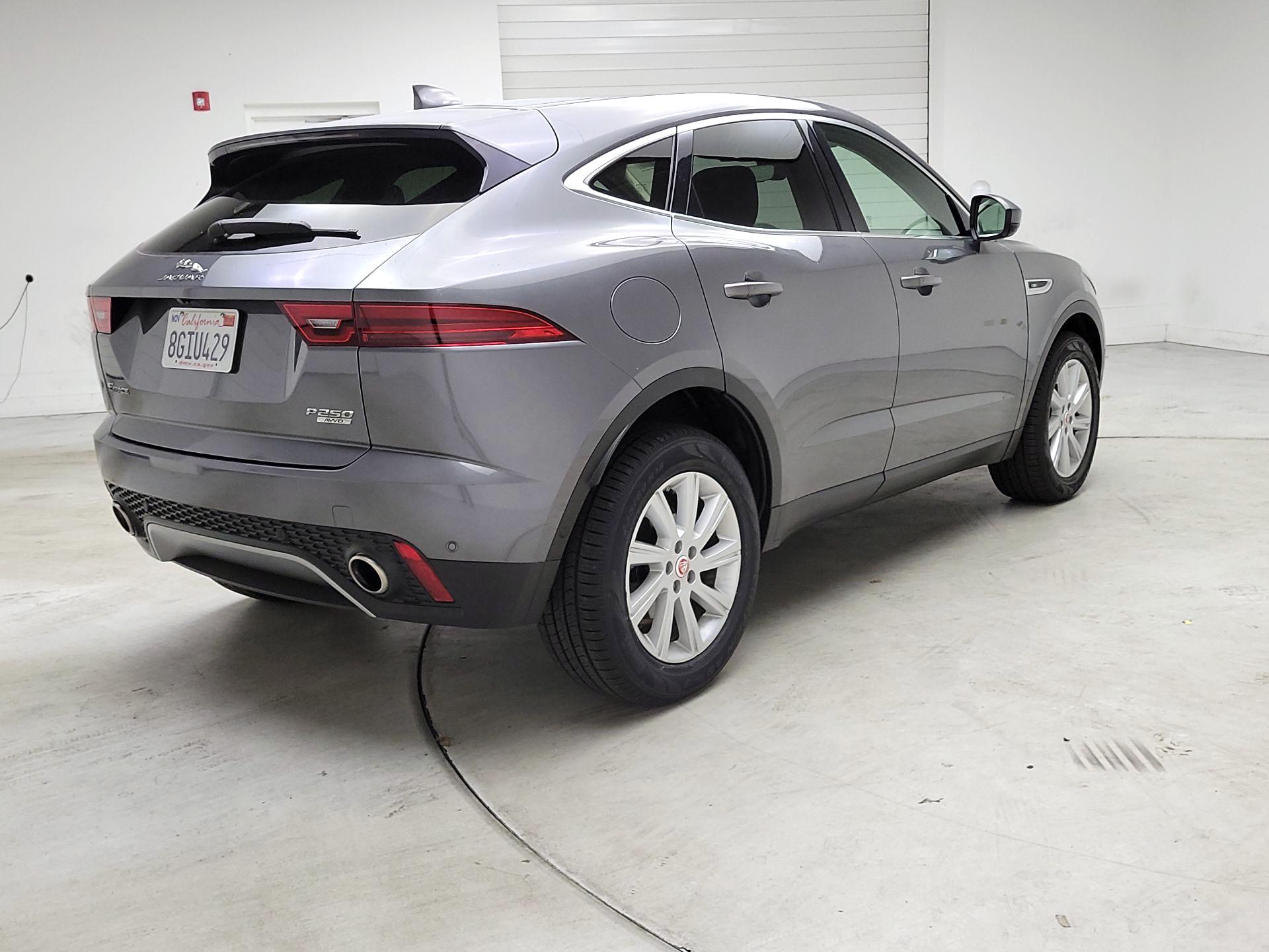 Thumbnail: 2018 Jaguar E-Pace - 5