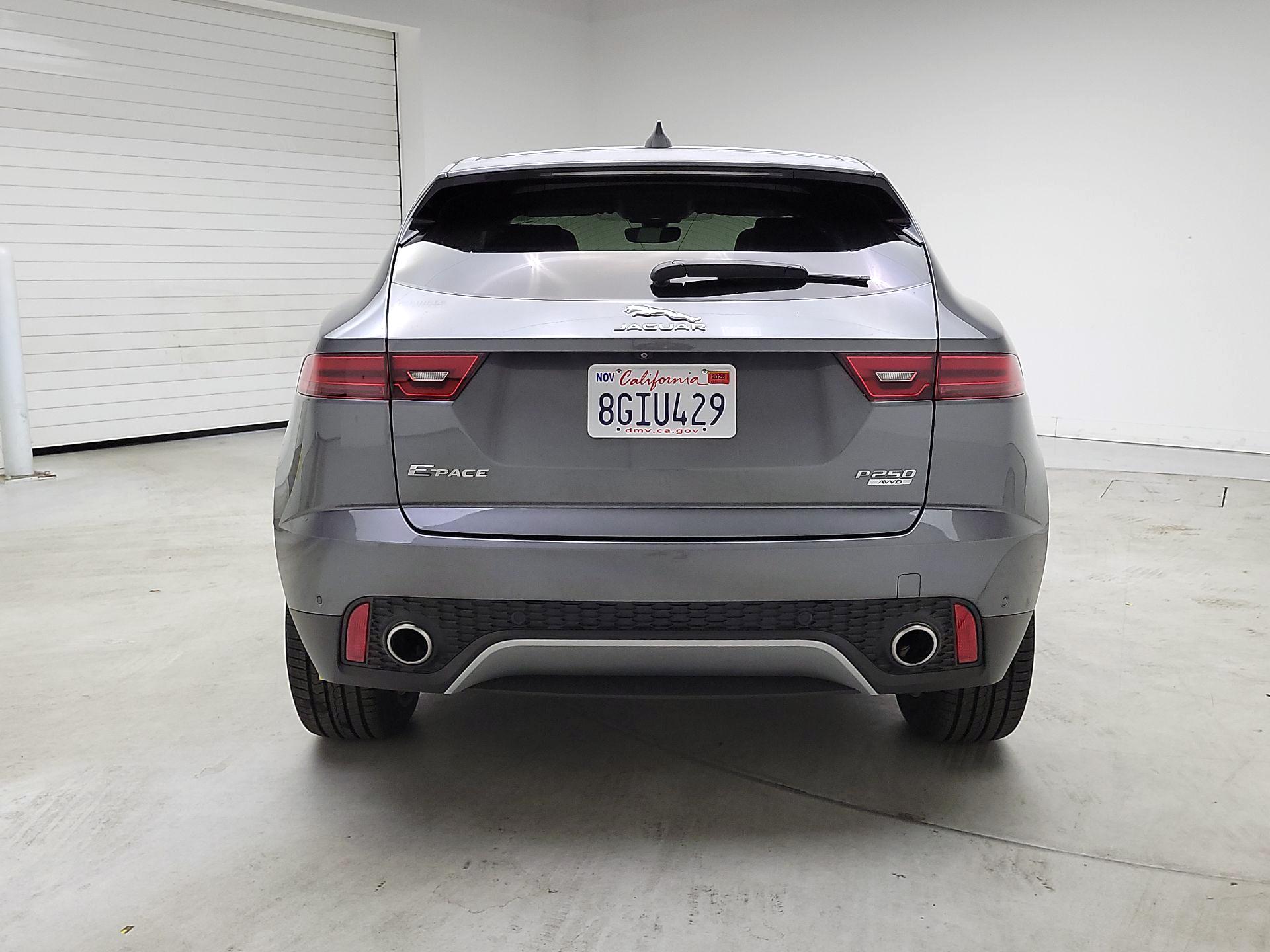 Thumbnail: 2018 Jaguar E-Pace - 6