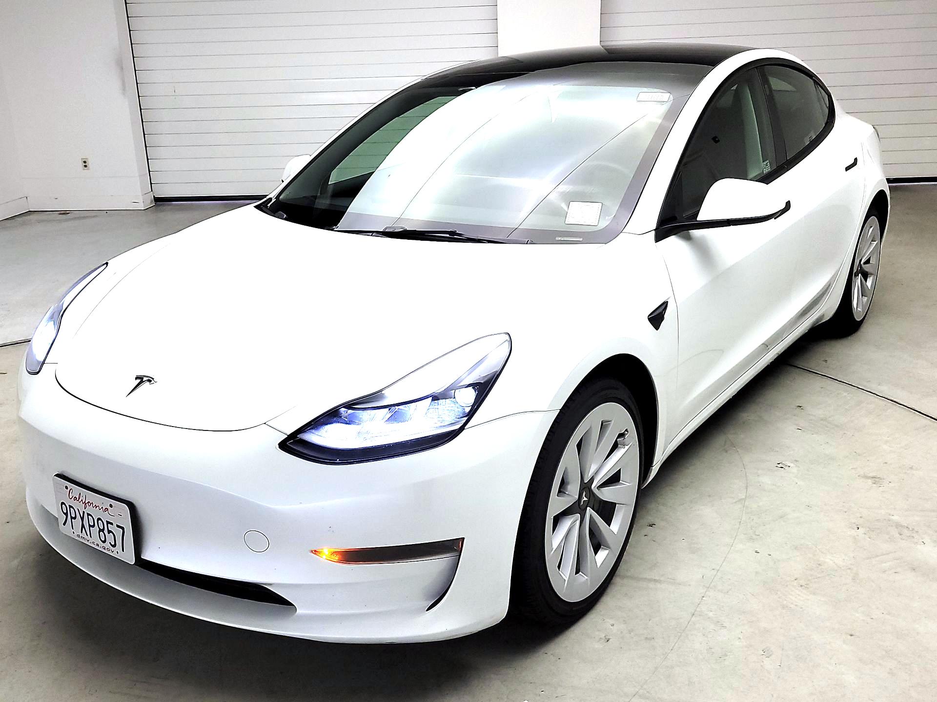 Thumbnail: 2023 Tesla Model 3 - 3