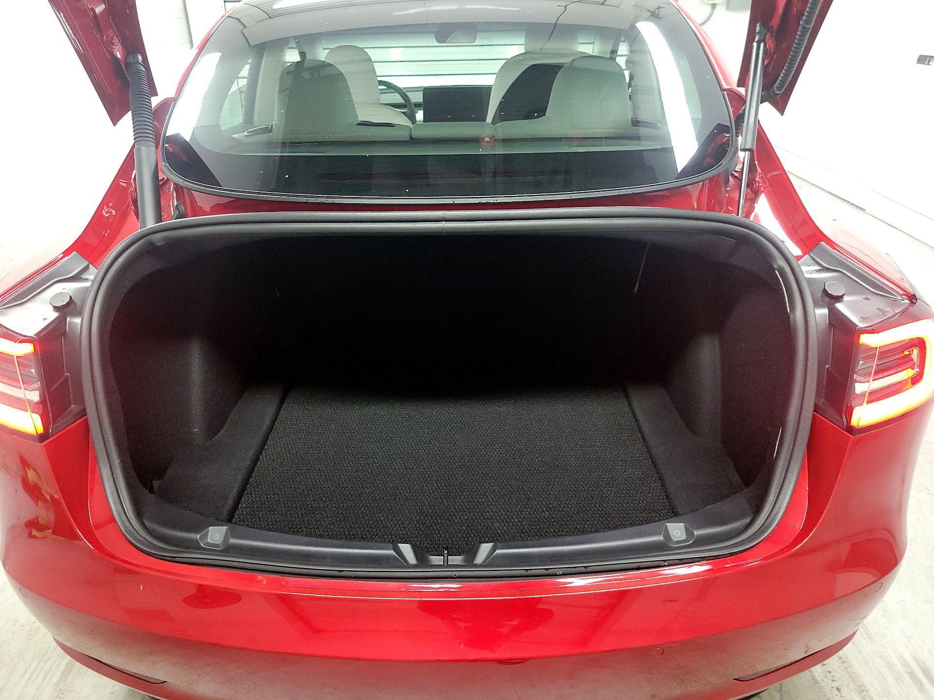 Thumbnail: 2022 Tesla Model 3 - 16