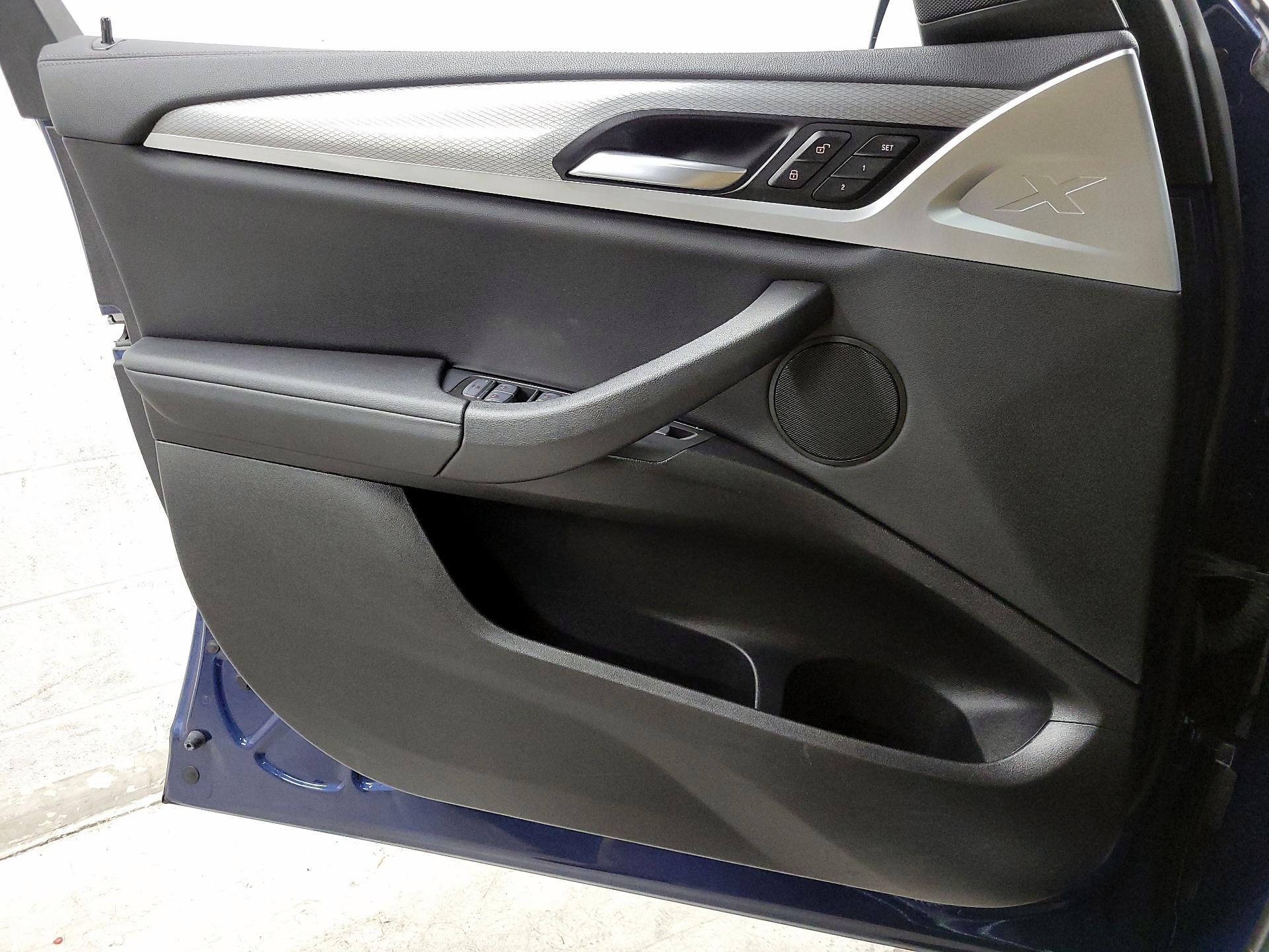 Thumbnail: 2021 BMW X3 - 10