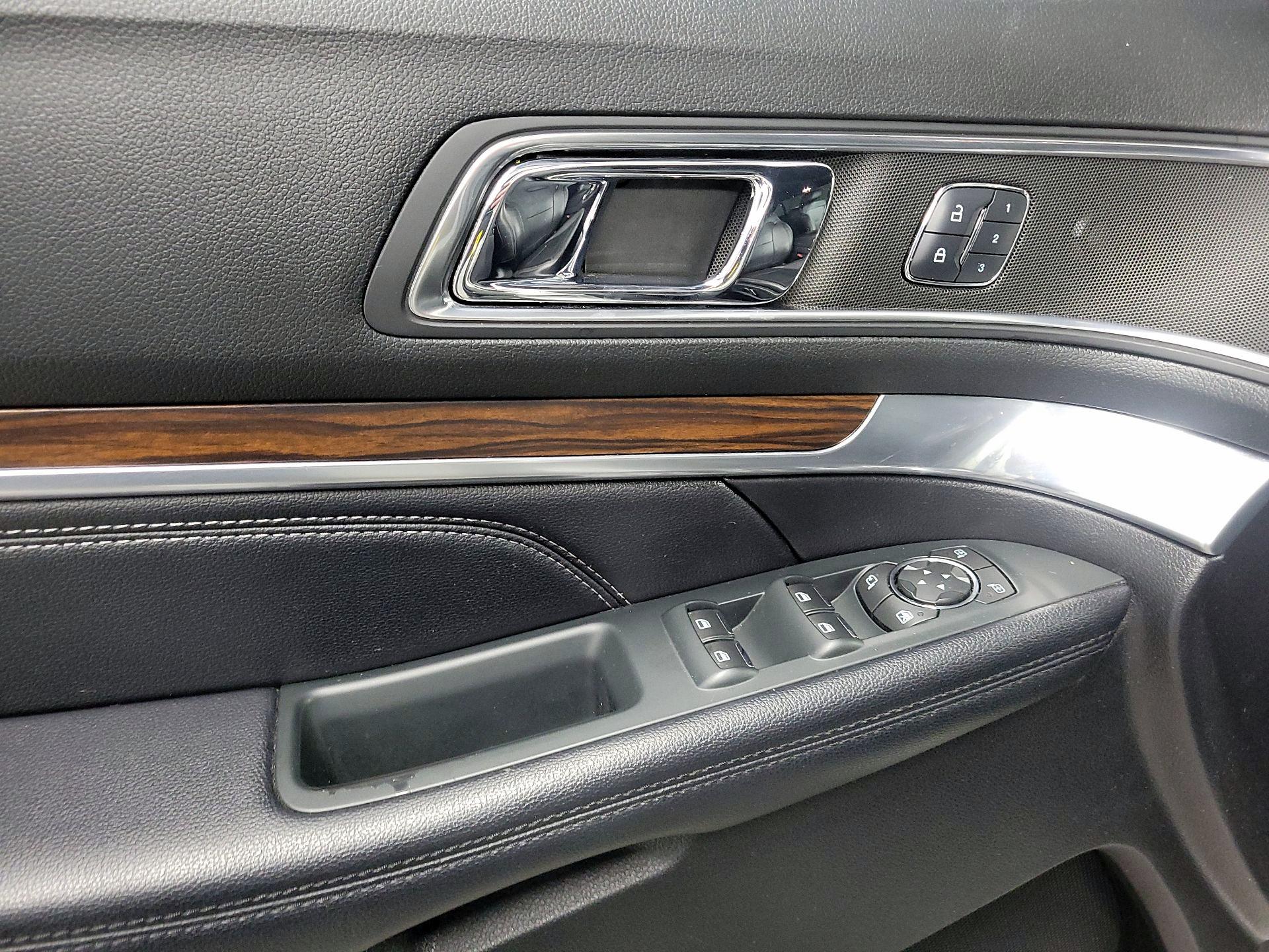 Thumbnail: 2018 Ford Explorer - 10