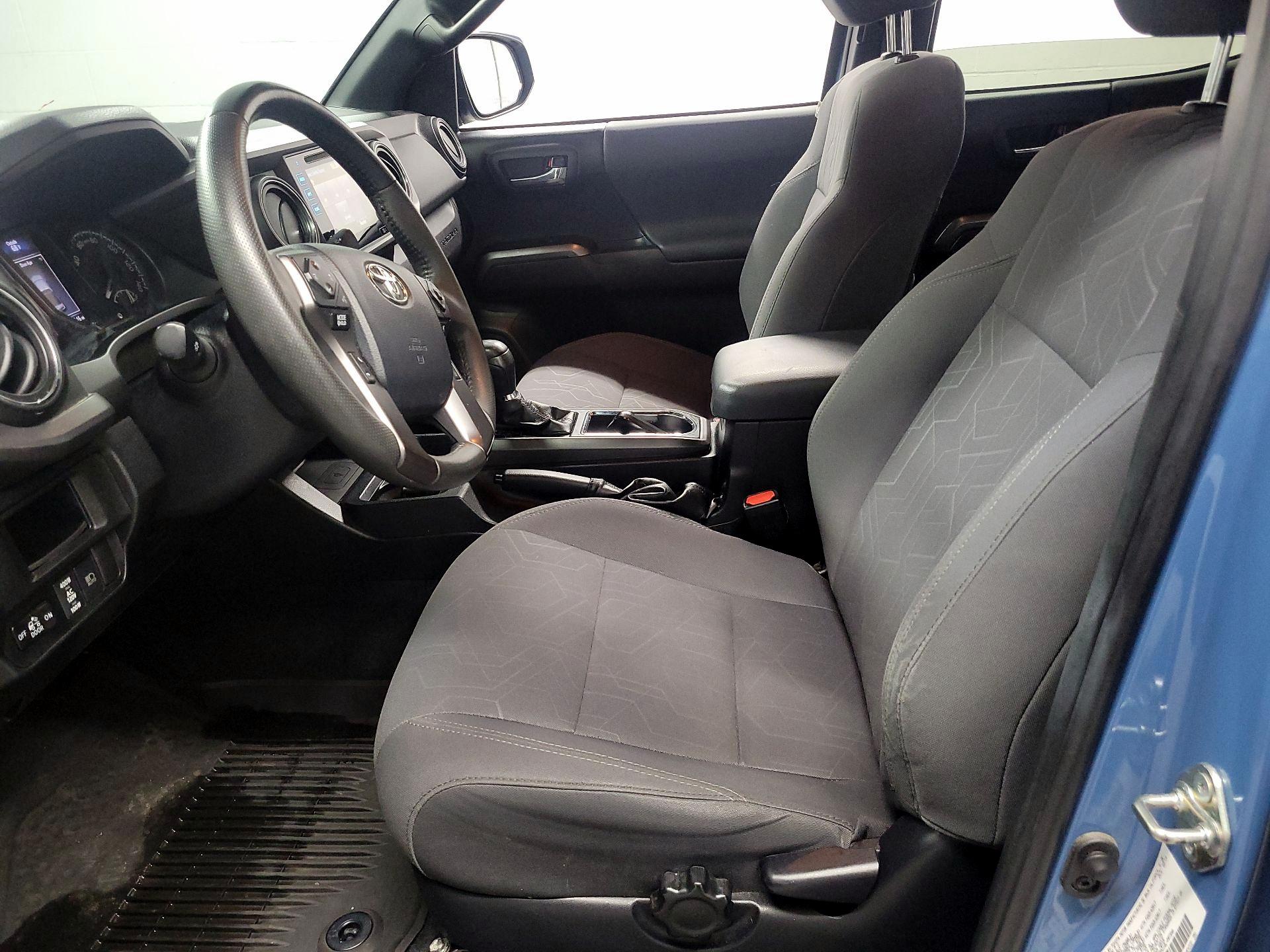 Thumbnail: 2019 Toyota Tacoma - 9