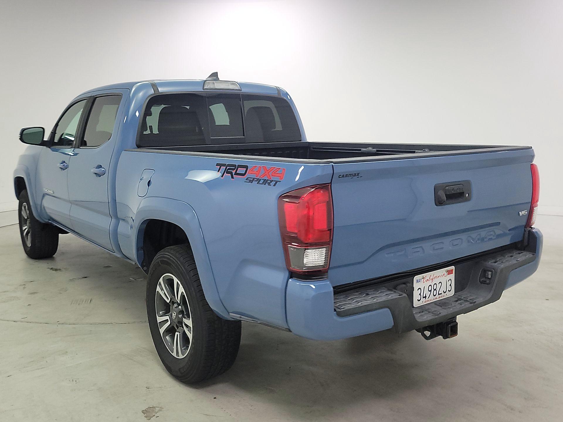 Thumbnail: 2019 Toyota Tacoma - 7