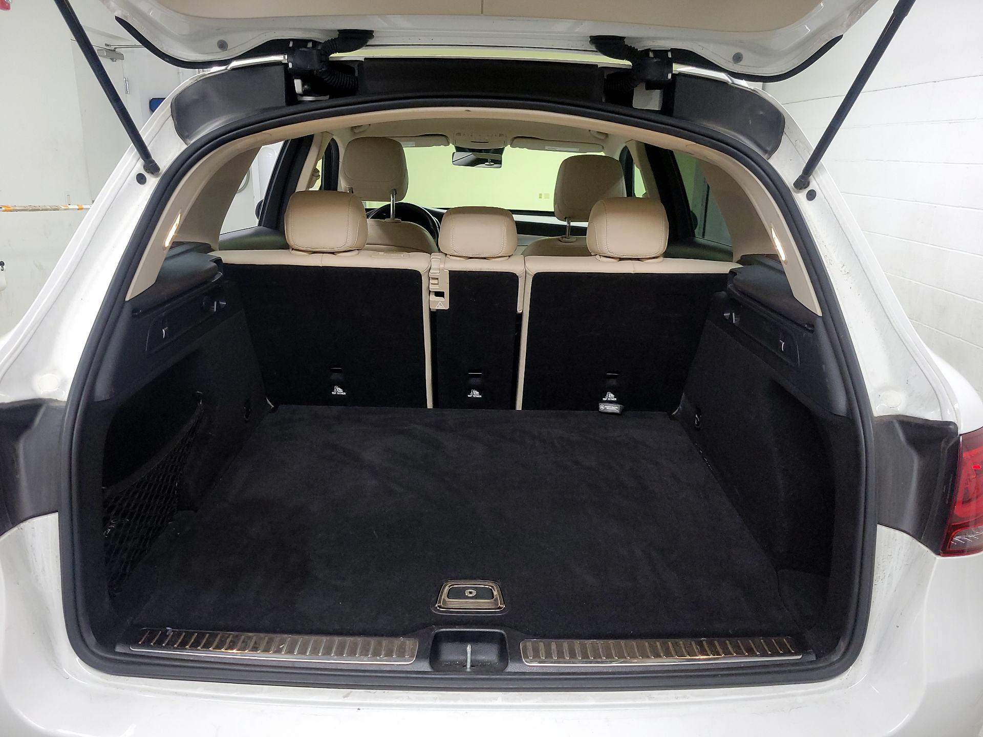 Thumbnail: 2022 Mercedes-Benz GLC - 17