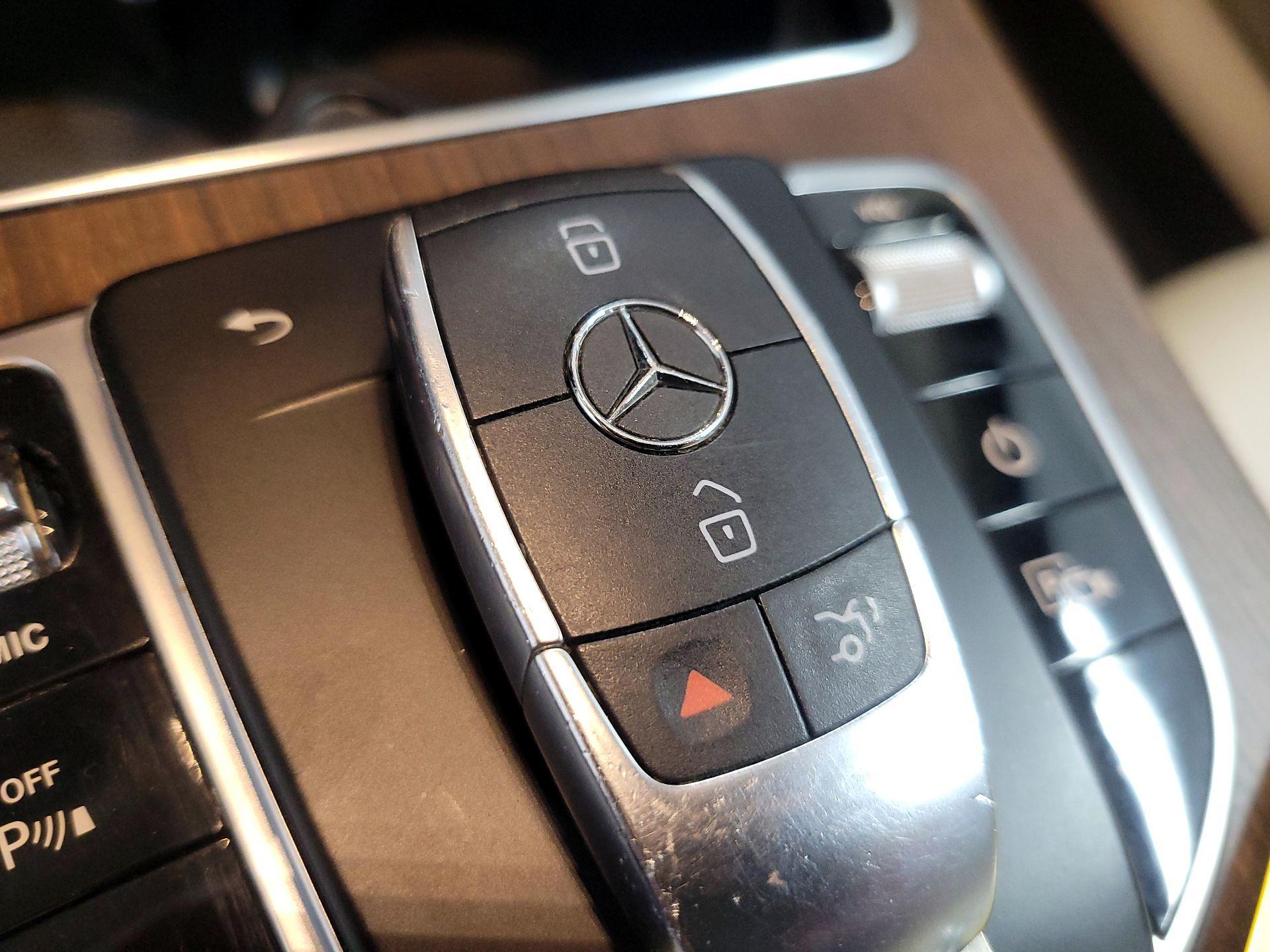 Thumbnail: 2022 Mercedes-Benz GLC - 18