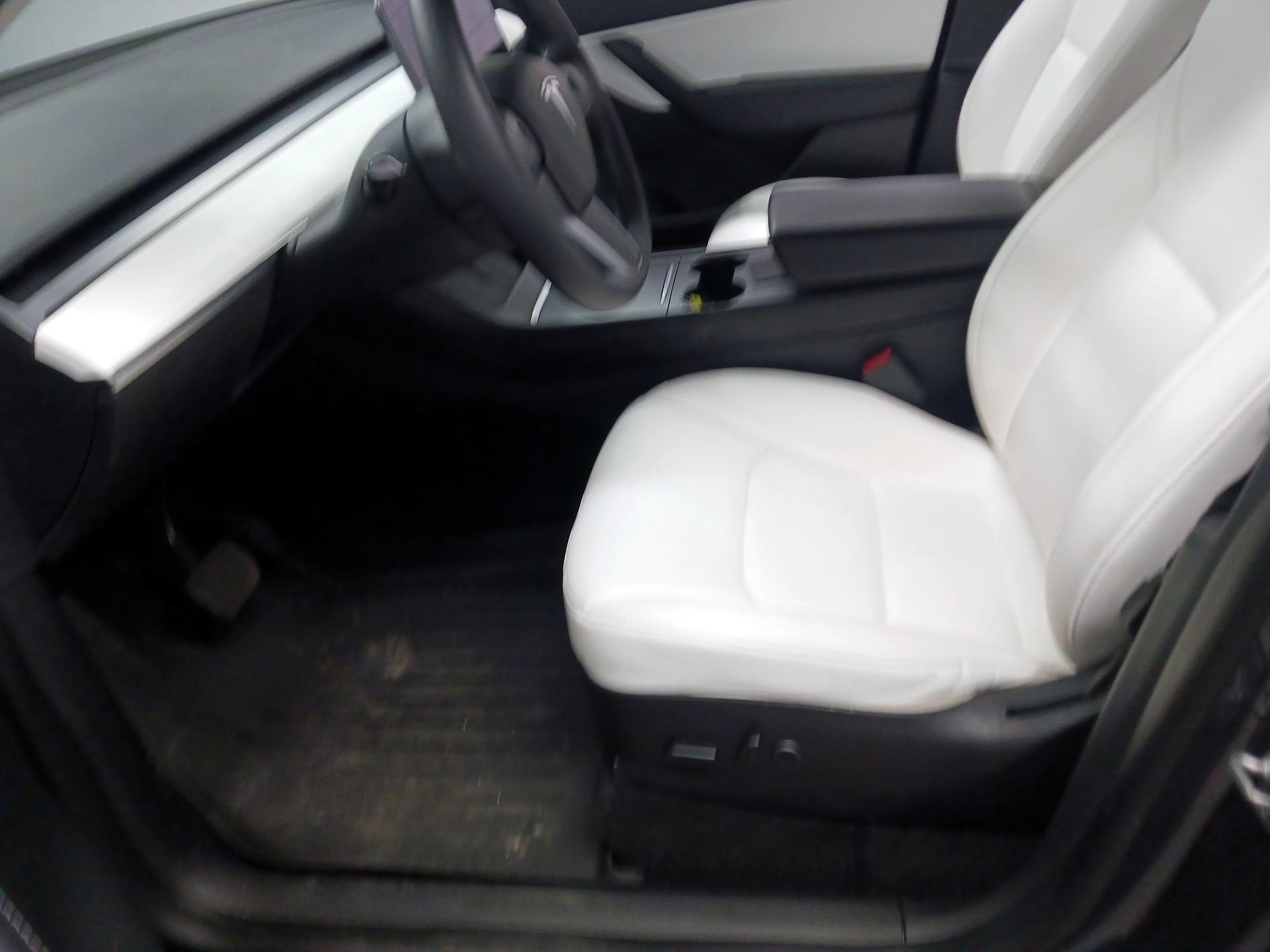 Thumbnail: 2022 Tesla Model Y - 9