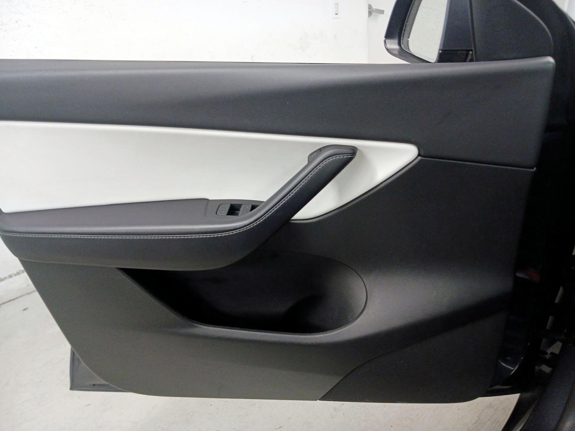 Thumbnail: 2022 Tesla Model Y - 10